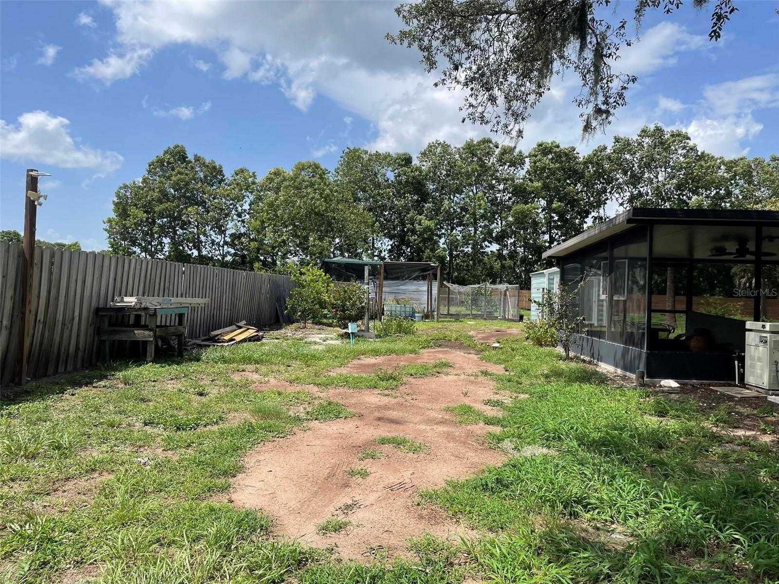 1601 STEPHENS RD — photo 12