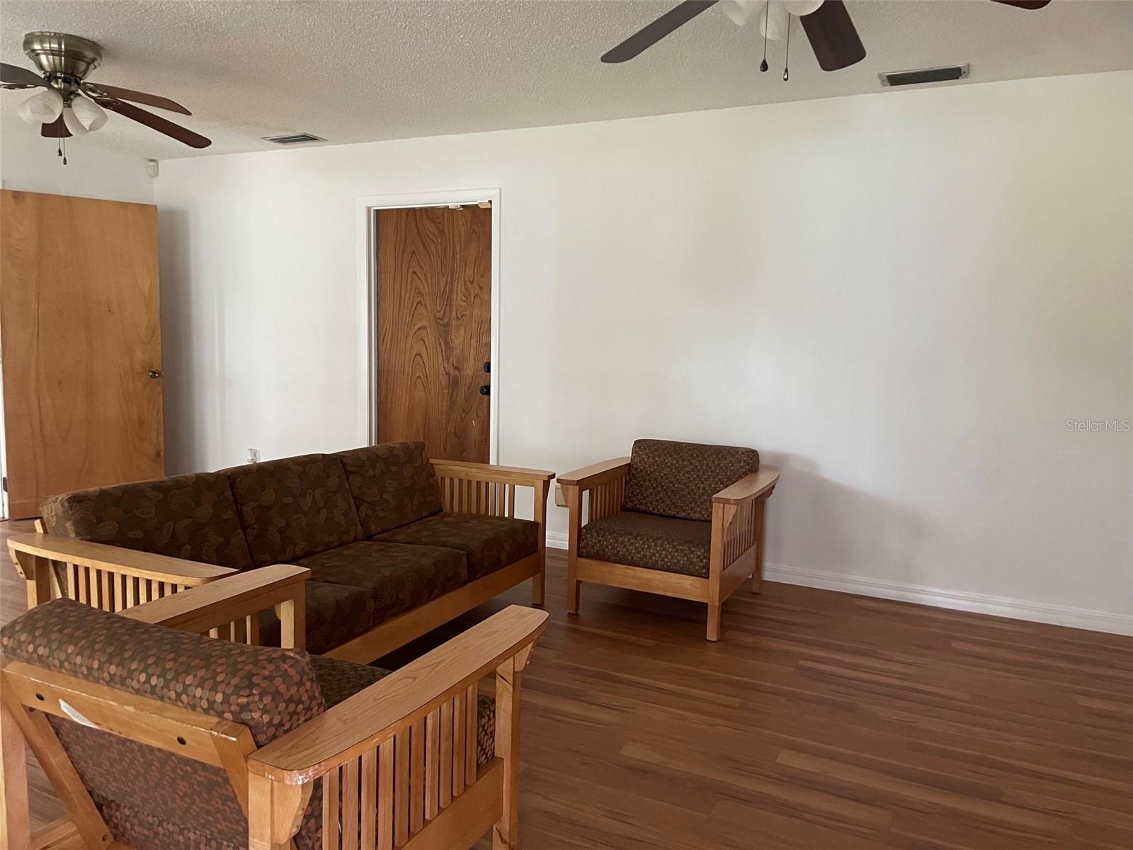 1601 STEPHENS RD — photo 10