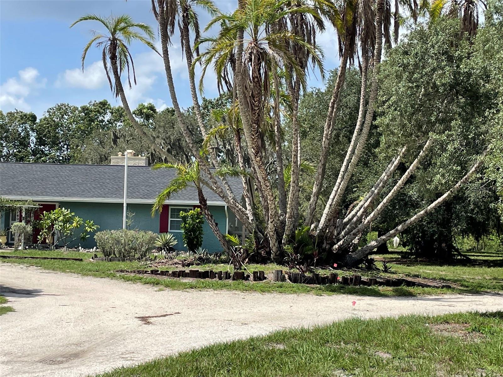 1601 STEPHENS RD — photo 2
