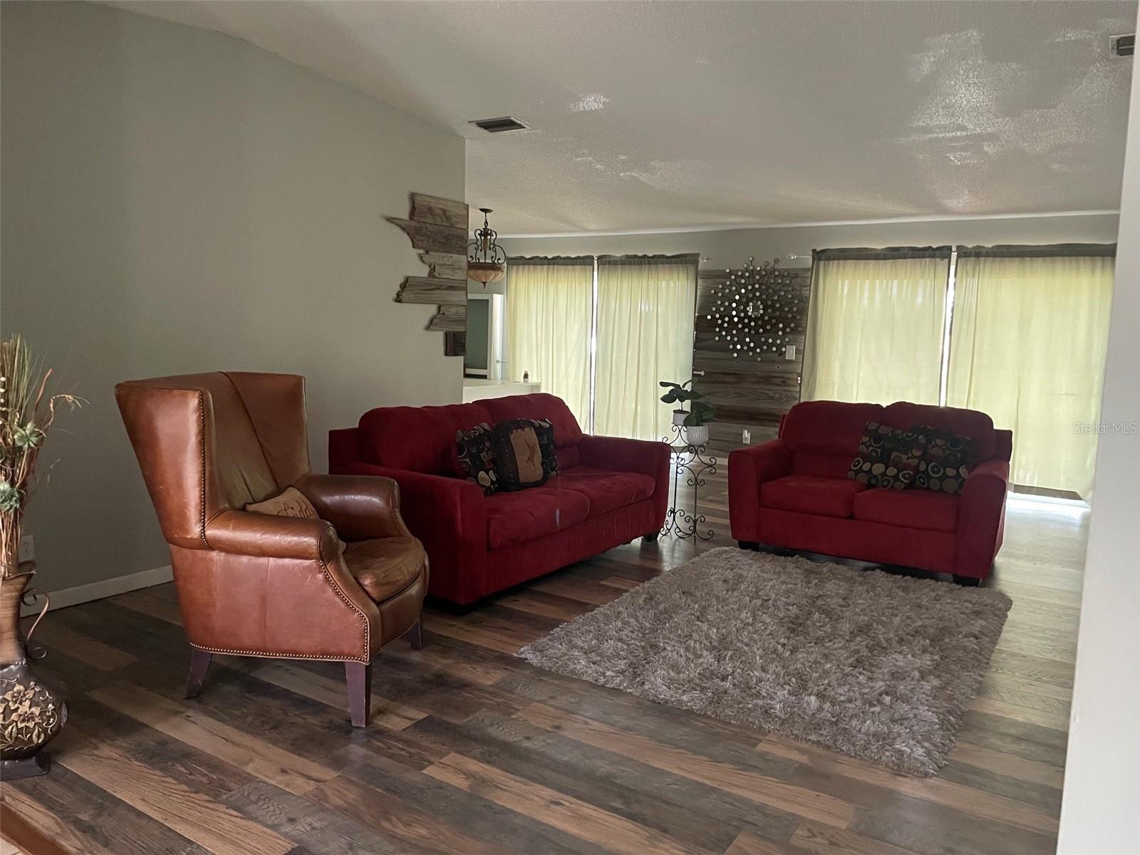 1601 STEPHENS RD — photo 3