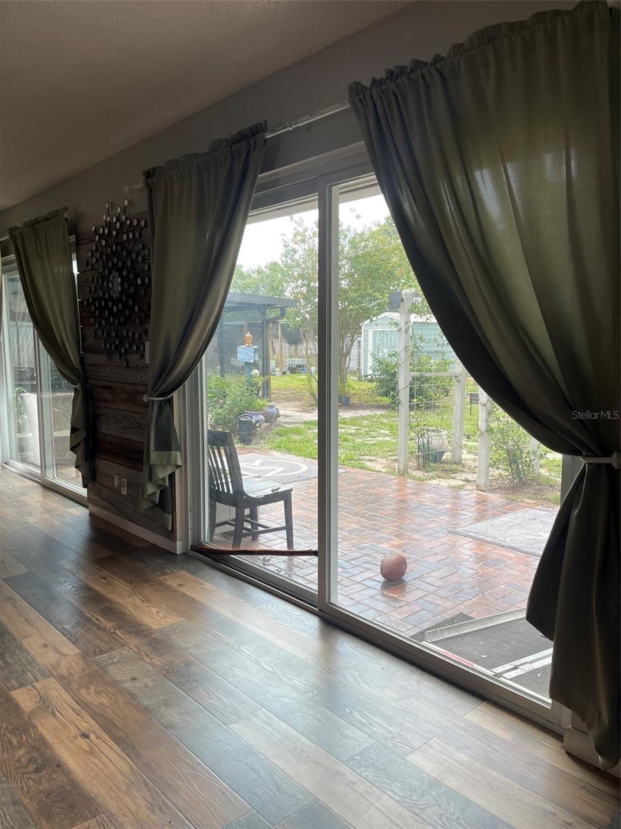 1601 STEPHENS RD — photo 4