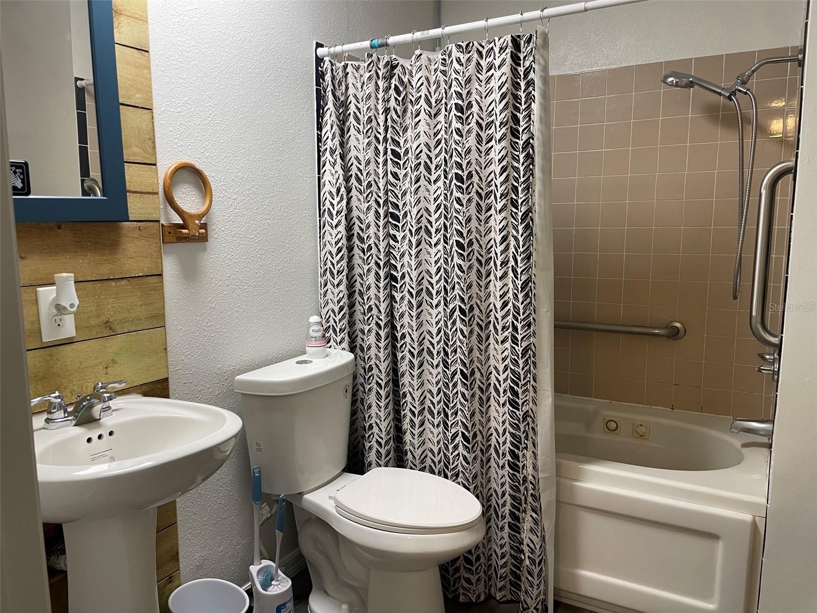 1601 STEPHENS RD — photo 14