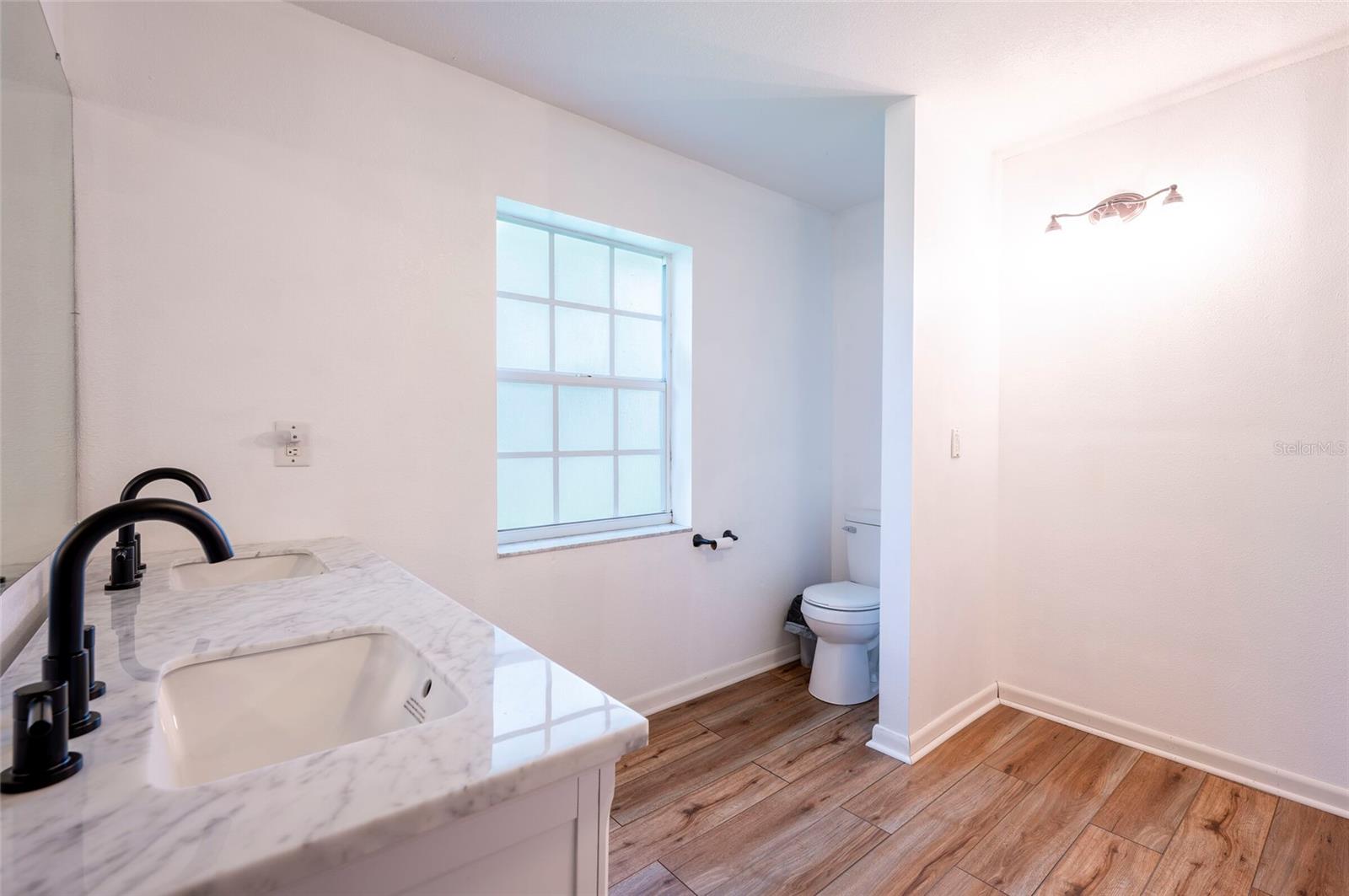 12055 MURRAY AVE — photo 18
