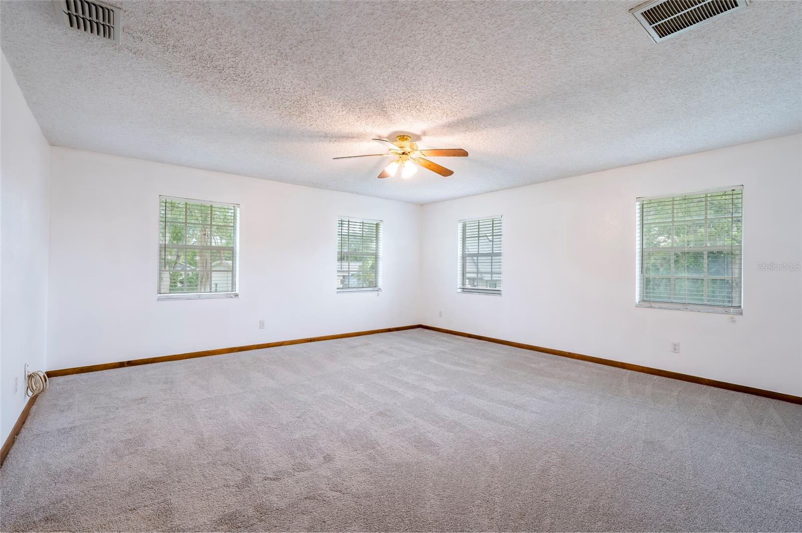 12055 MURRAY AVE — photo 24
