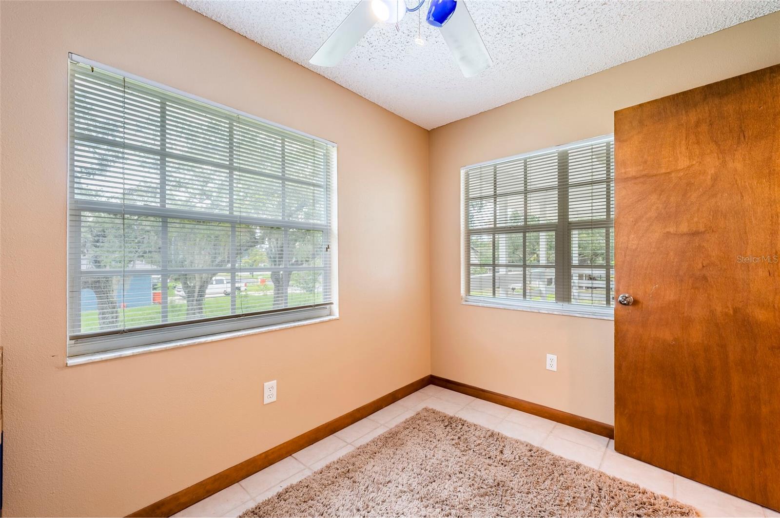 12055 MURRAY AVE — photo 34