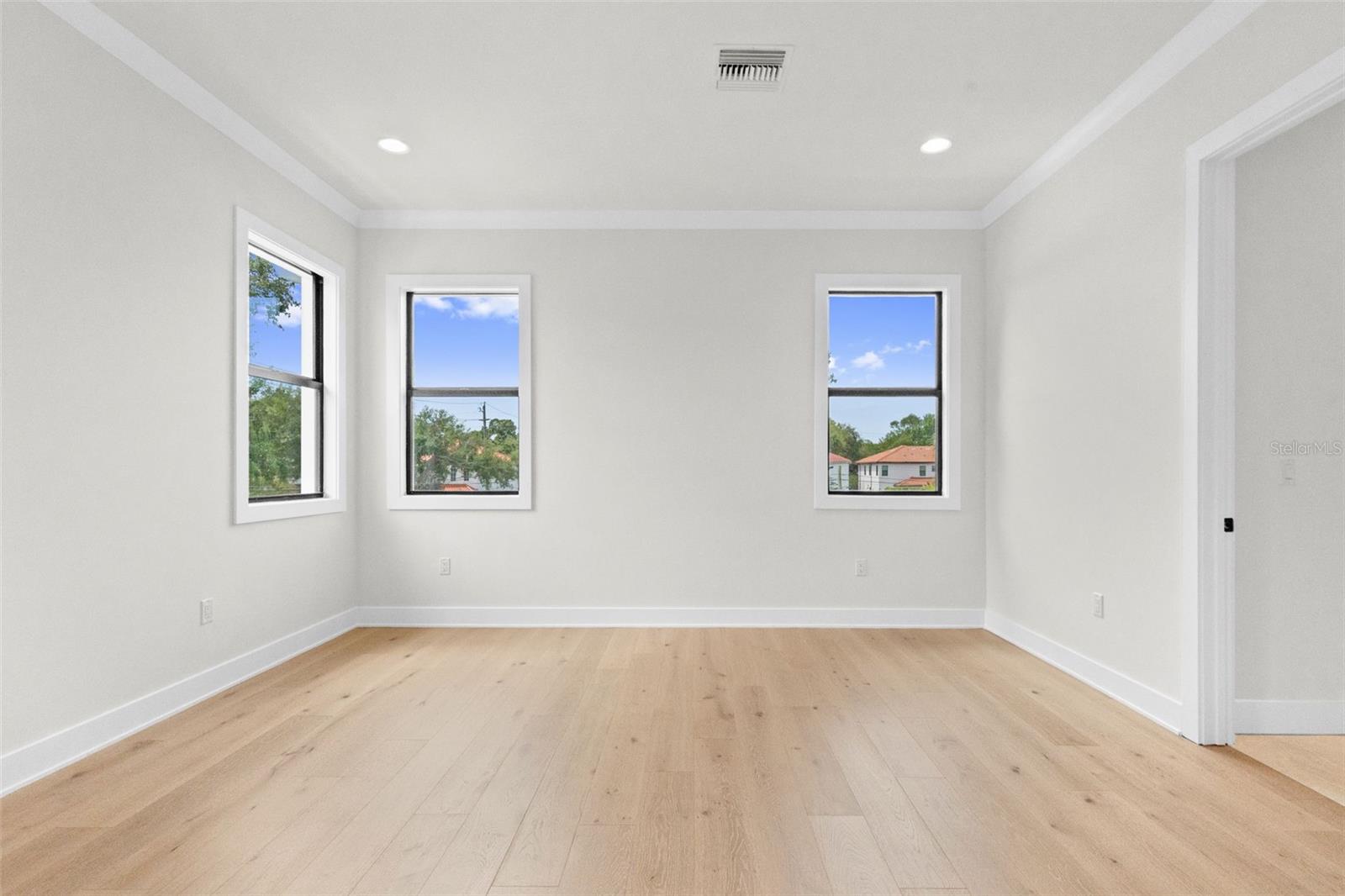 4302 W OBISPO ST — photo 36