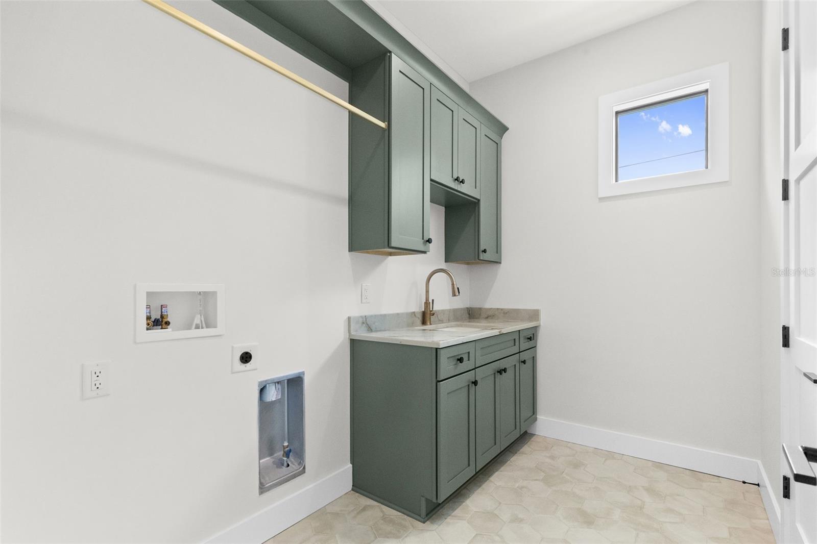 4302 W OBISPO ST — photo 31