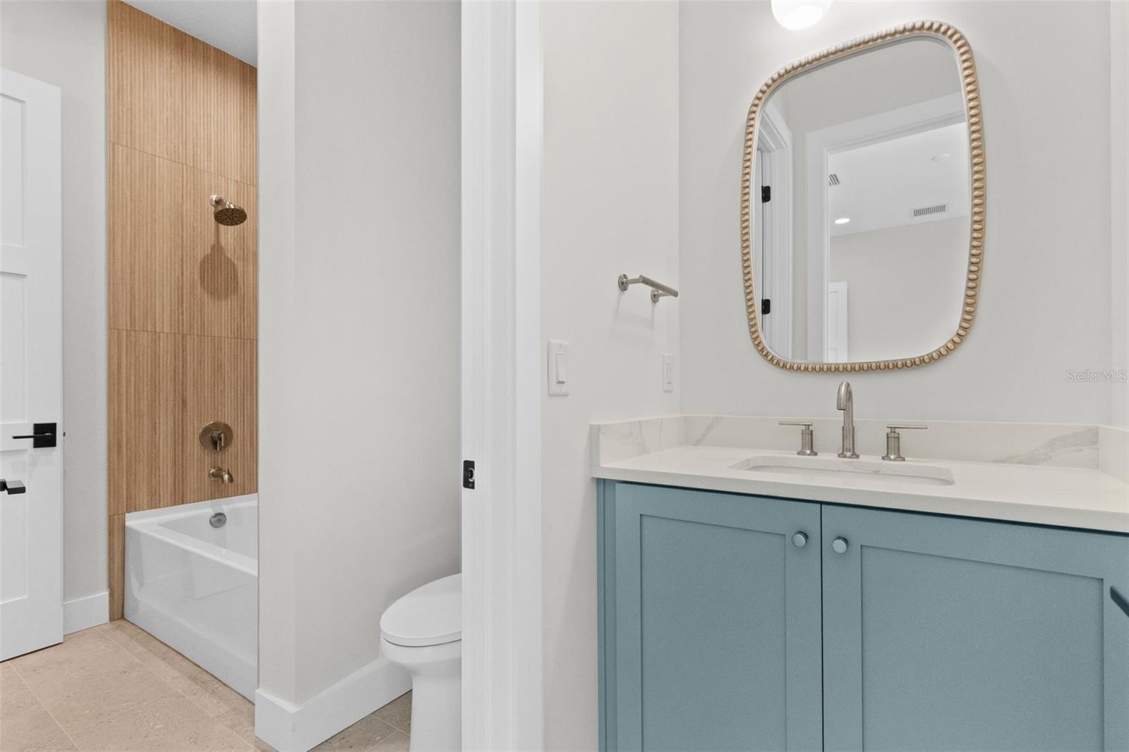4302 W OBISPO ST — photo 23