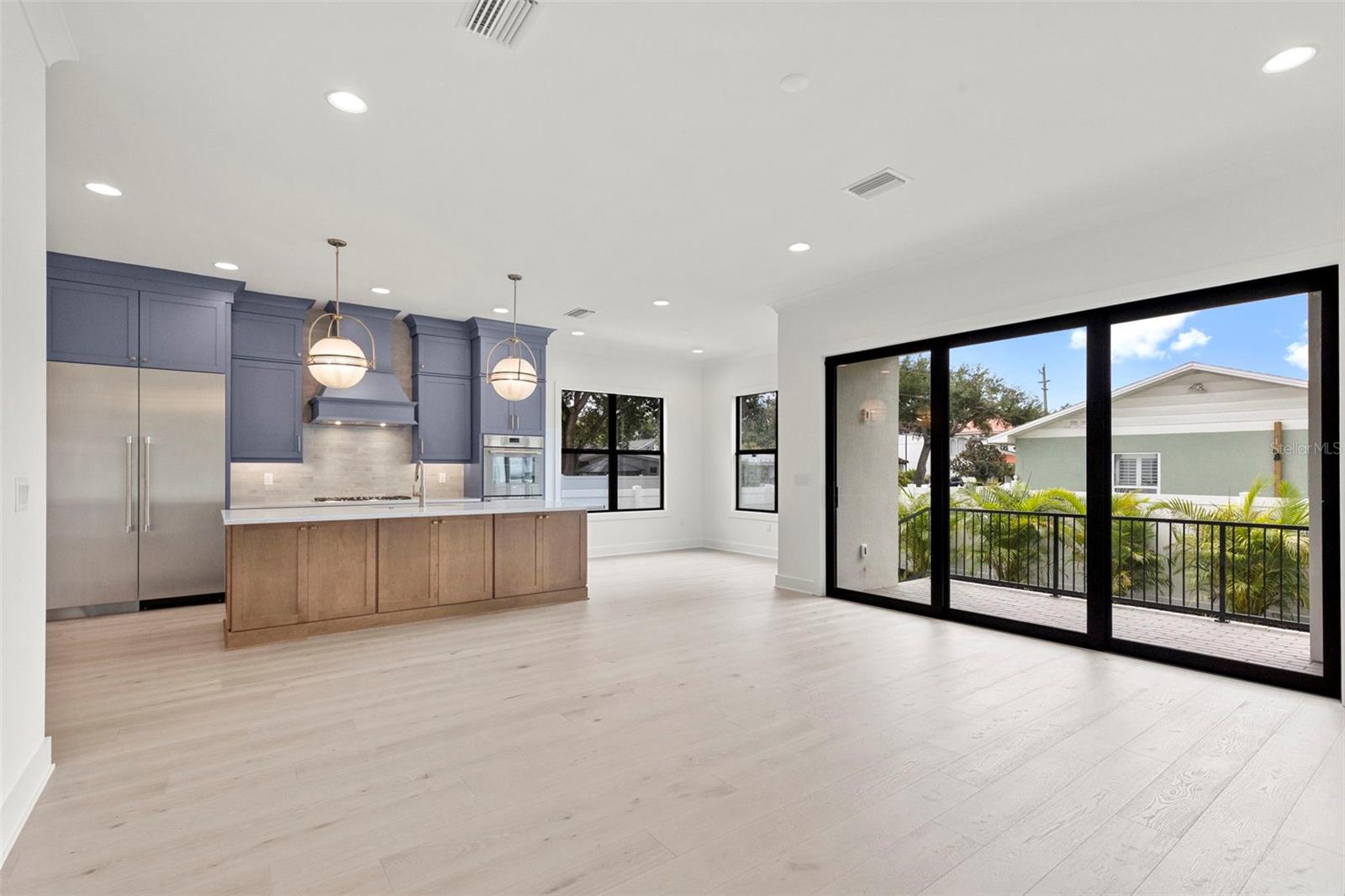4302 W OBISPO ST — photo 6