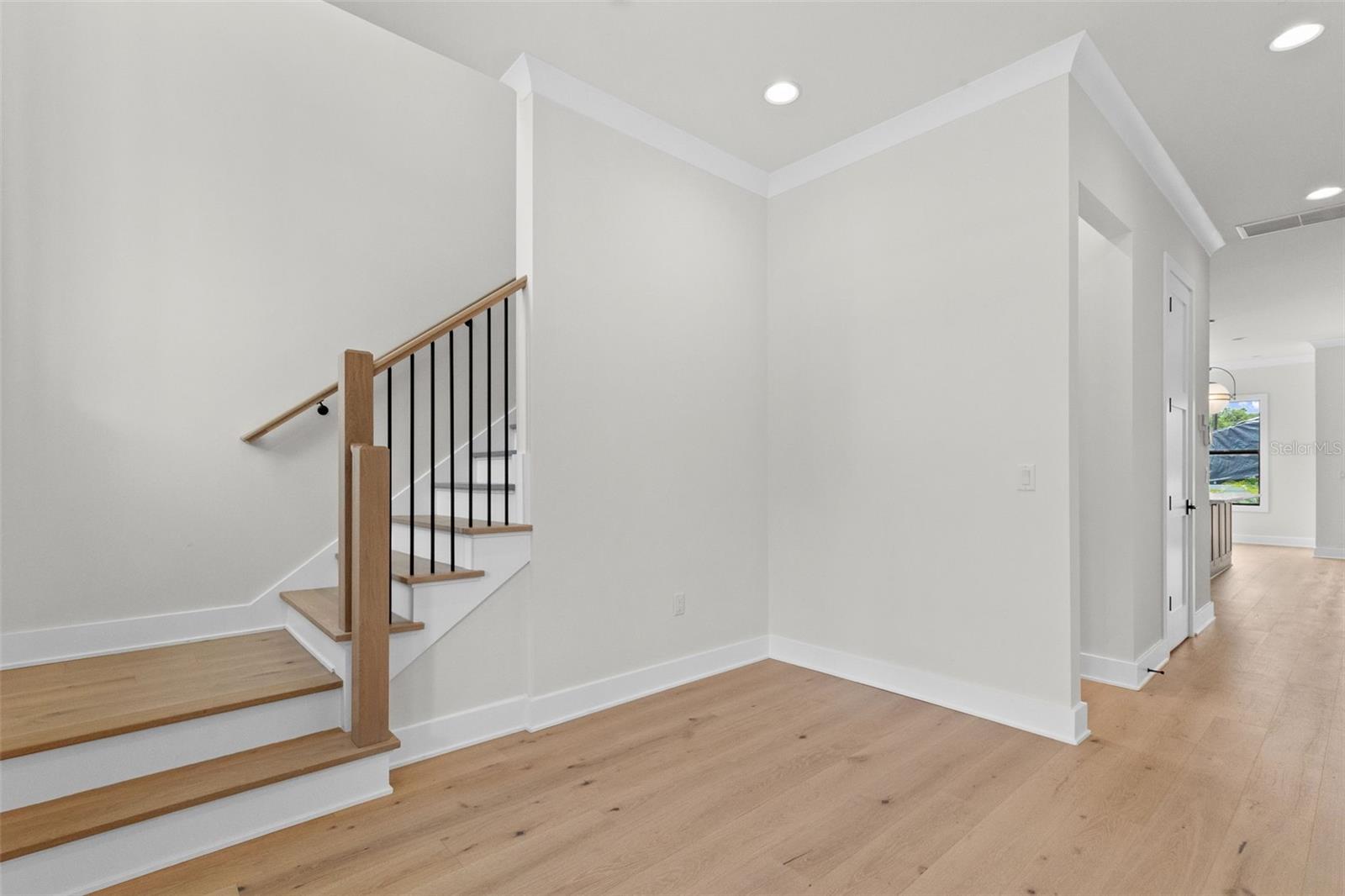 4302 W OBISPO ST — photo 9