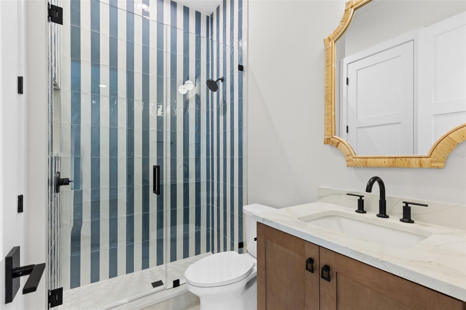 4302 W OBISPO ST — photo 35