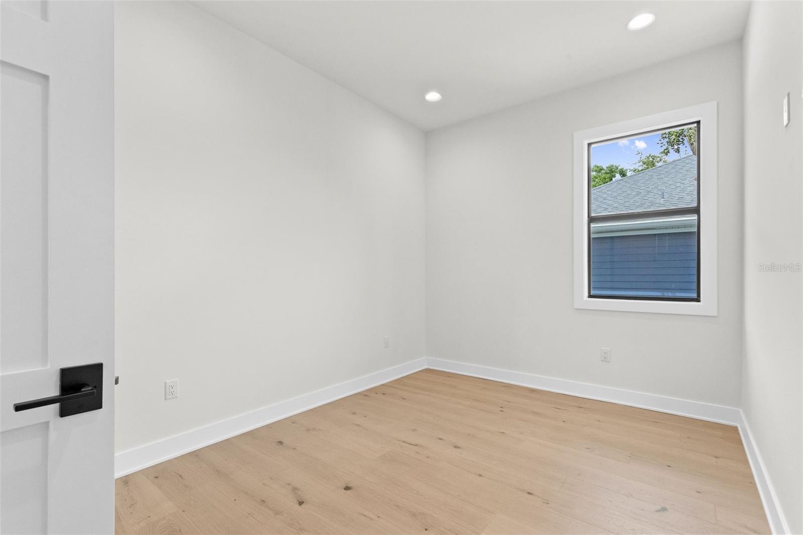 4302 W OBISPO ST — photo 33