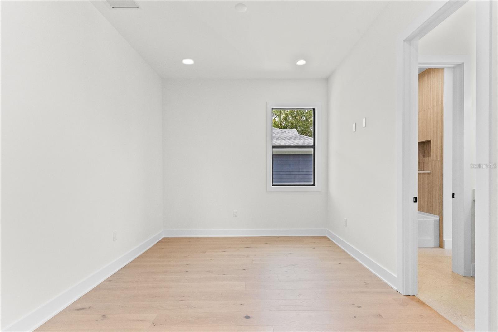 4302 W OBISPO ST — photo 29