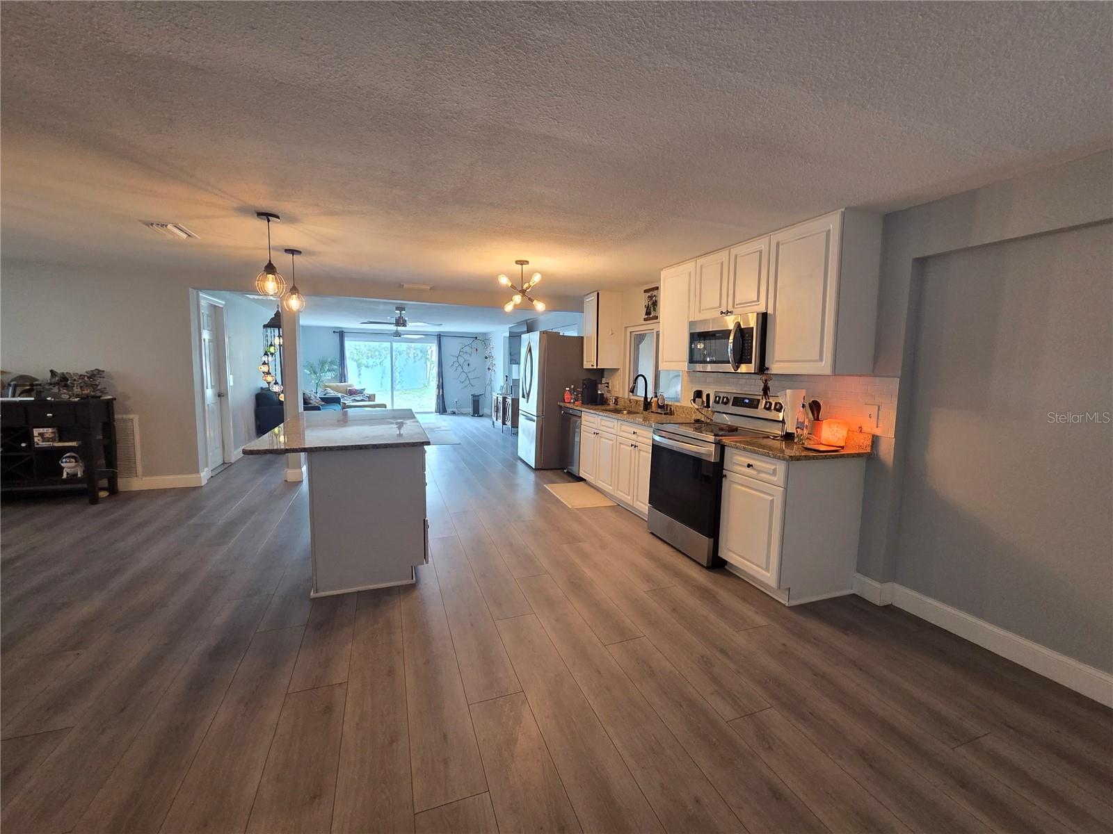 9820 POCONO ST — photo 5