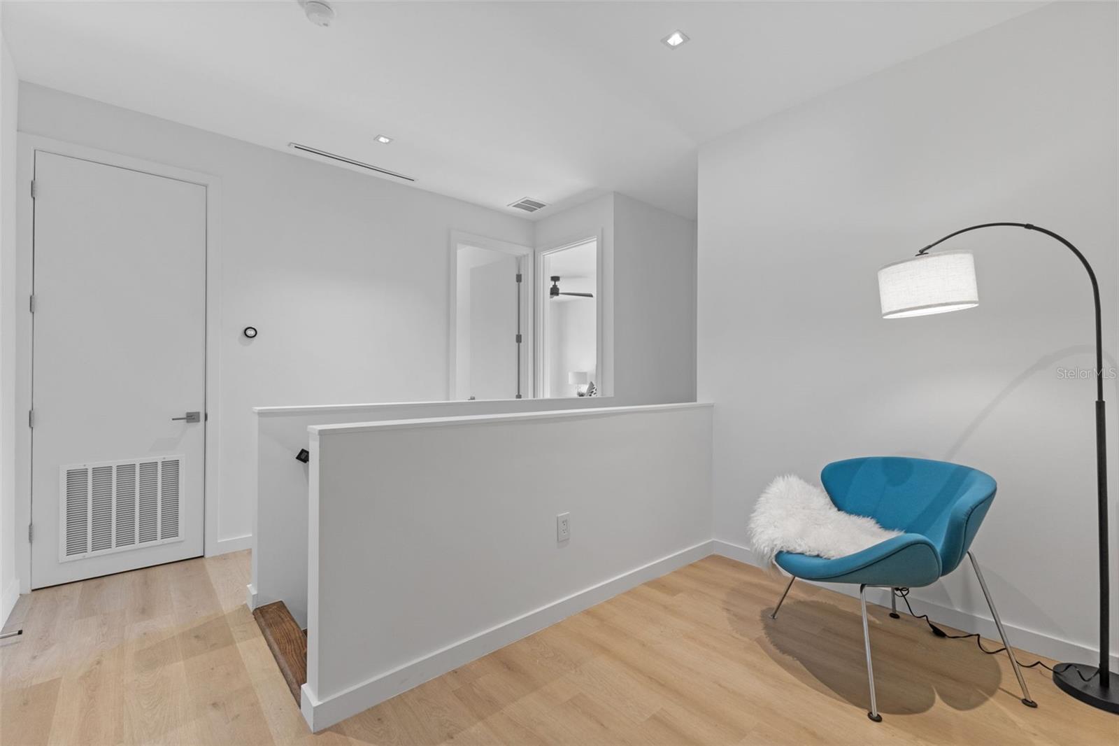 668 NEWTON AVE S — photo 14