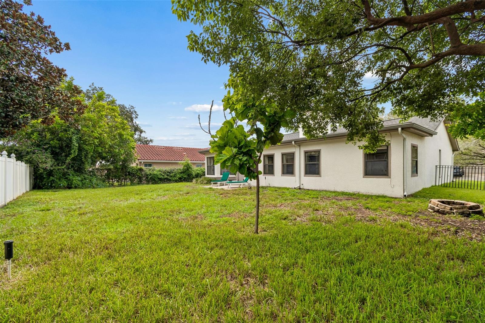 525 WALKER RD — photo 36