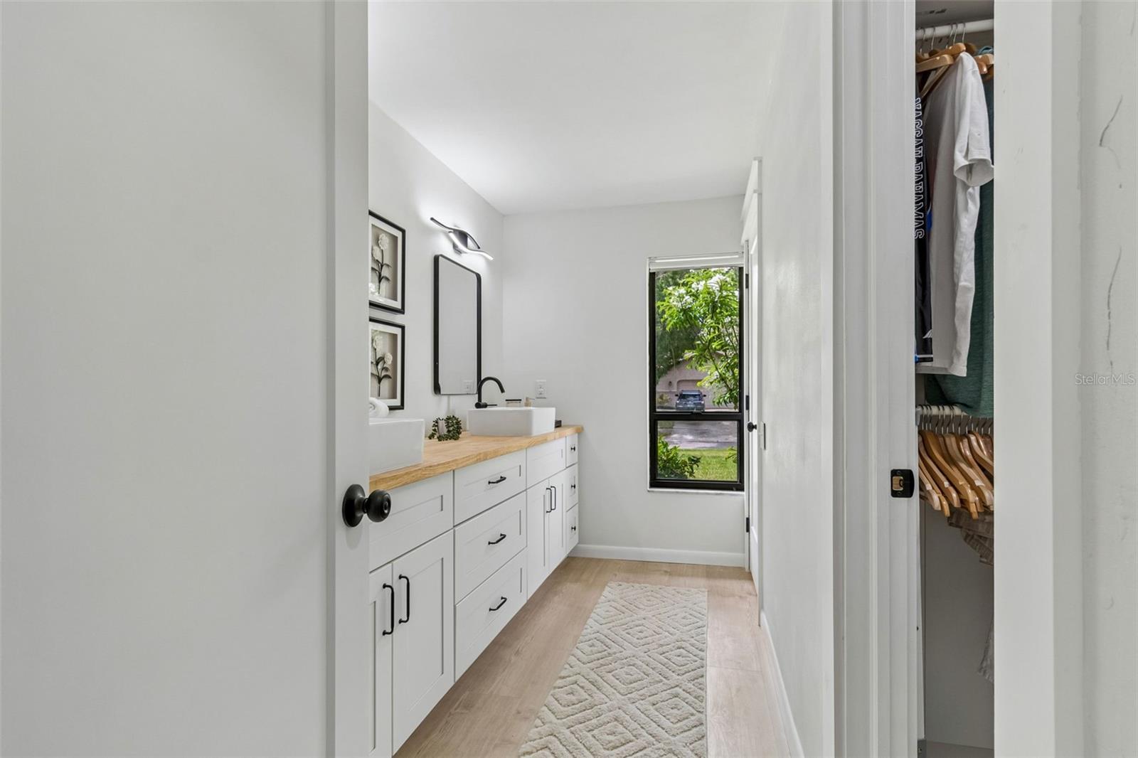 525 WALKER RD — photo 16