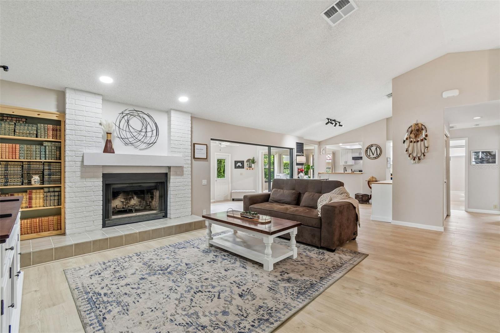 525 WALKER RD — photo 10