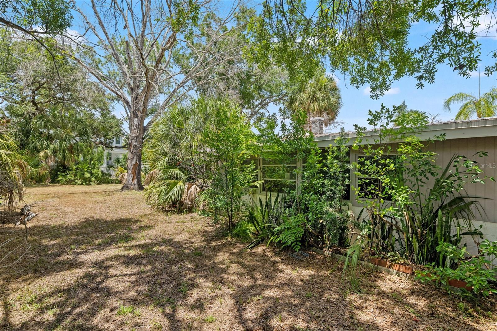 4635 W BAY VILLA AVE — photo 11