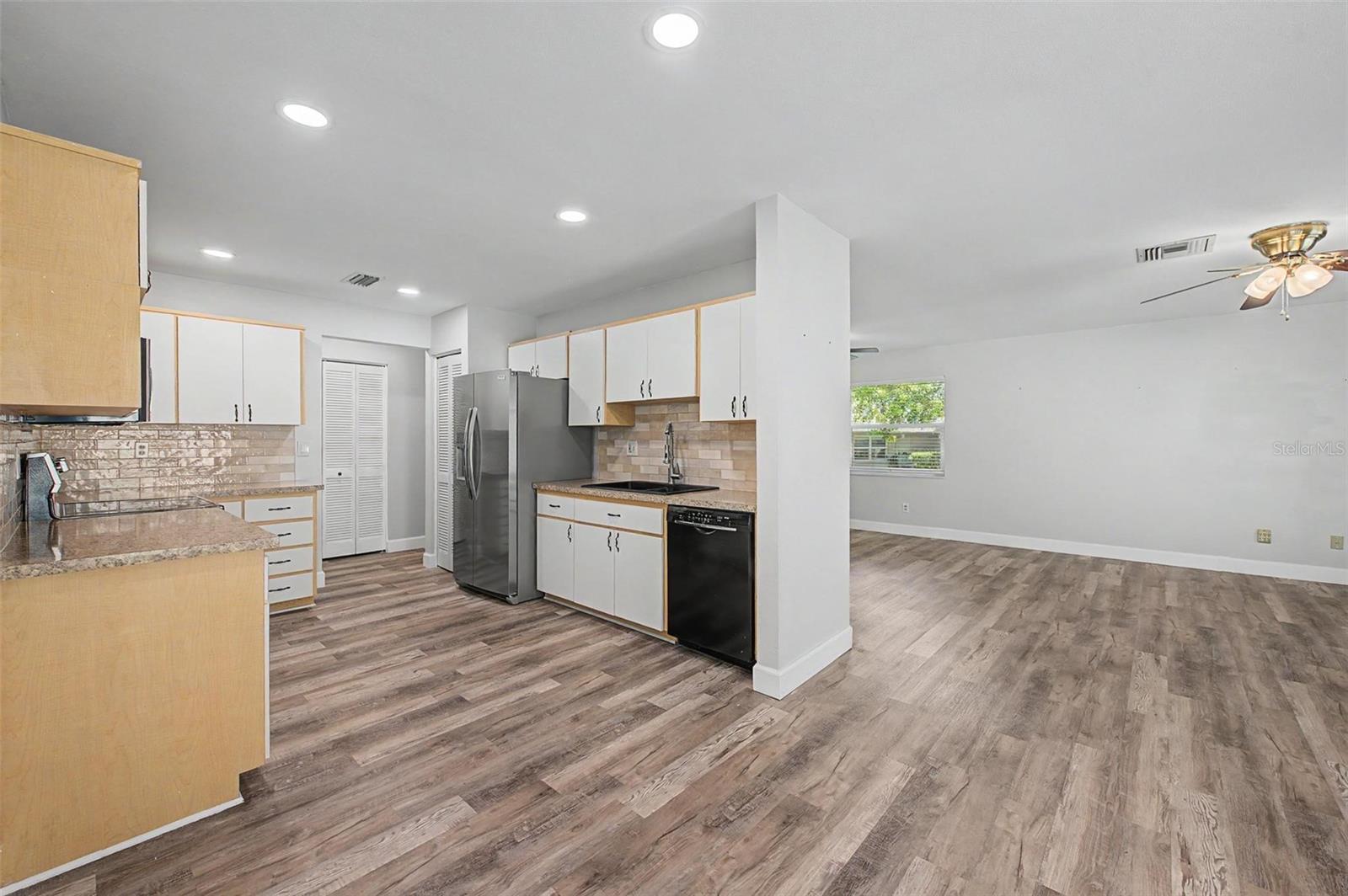 3419 ANNETTE CT — photo 9