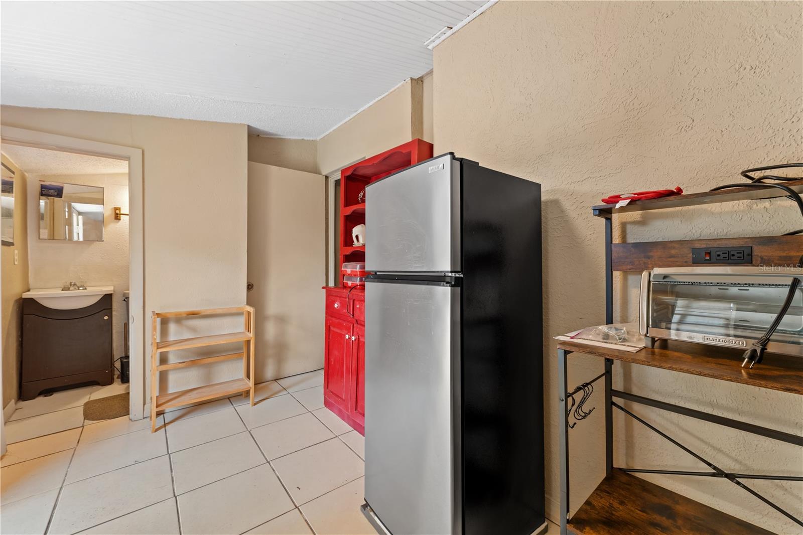 2615 W COMANCHE AVE — photo 37