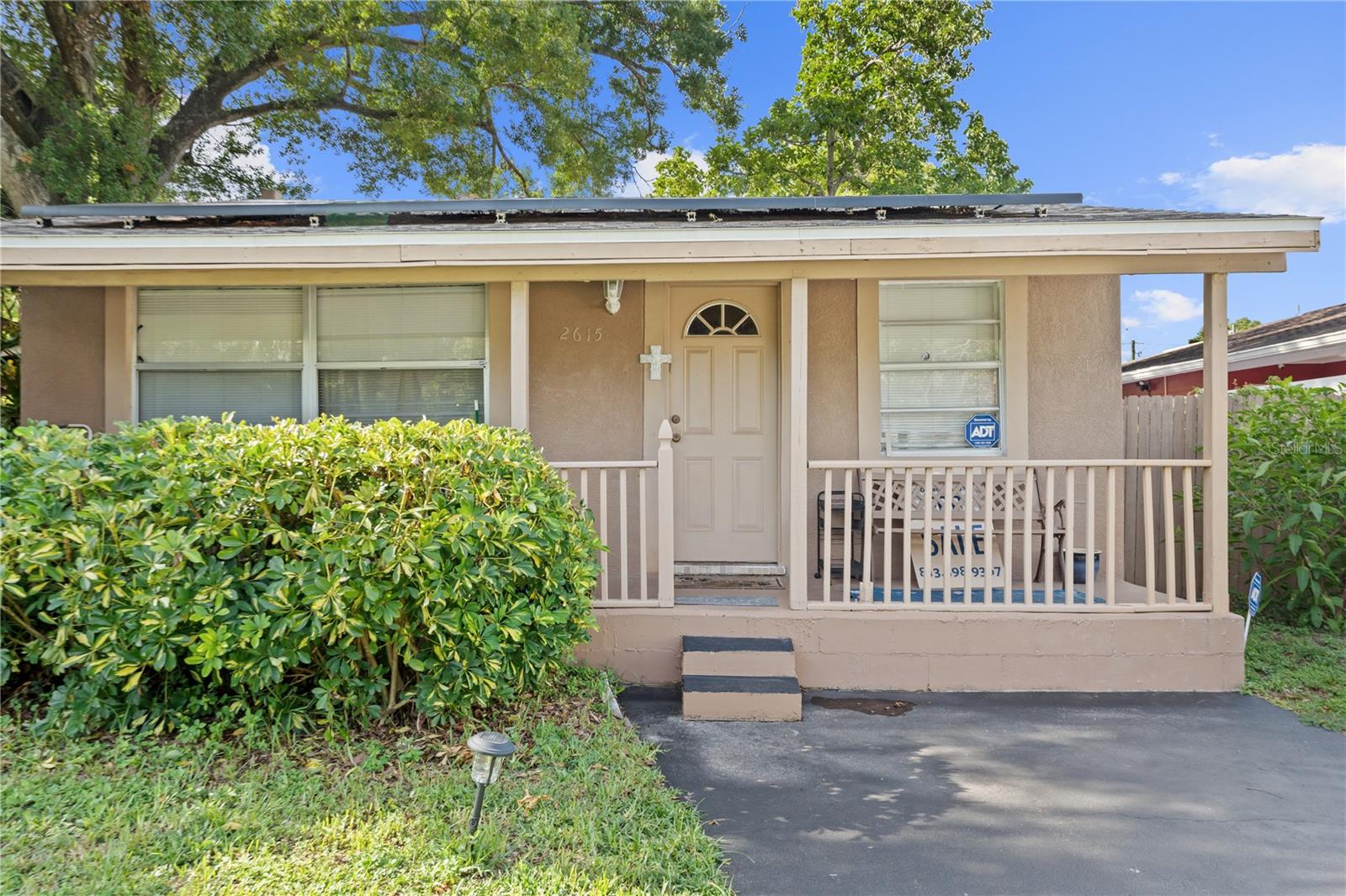 2615 W COMANCHE AVE — photo 2