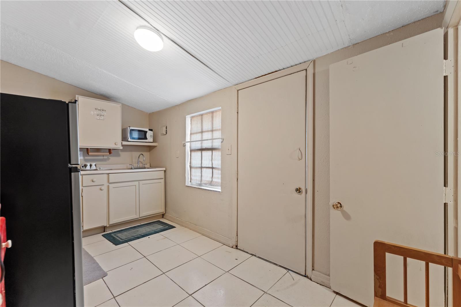 2615 W COMANCHE AVE — photo 38