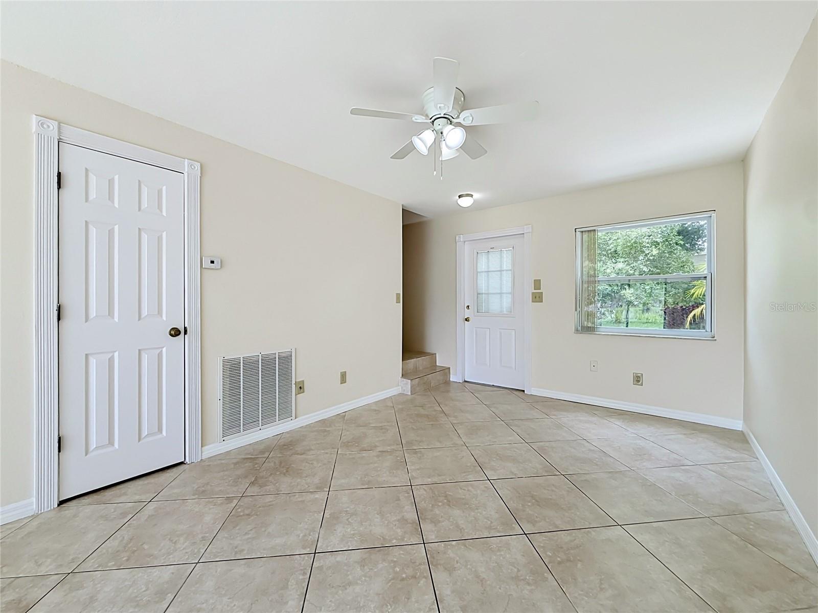1718 ADAMS CIR S — photo 9