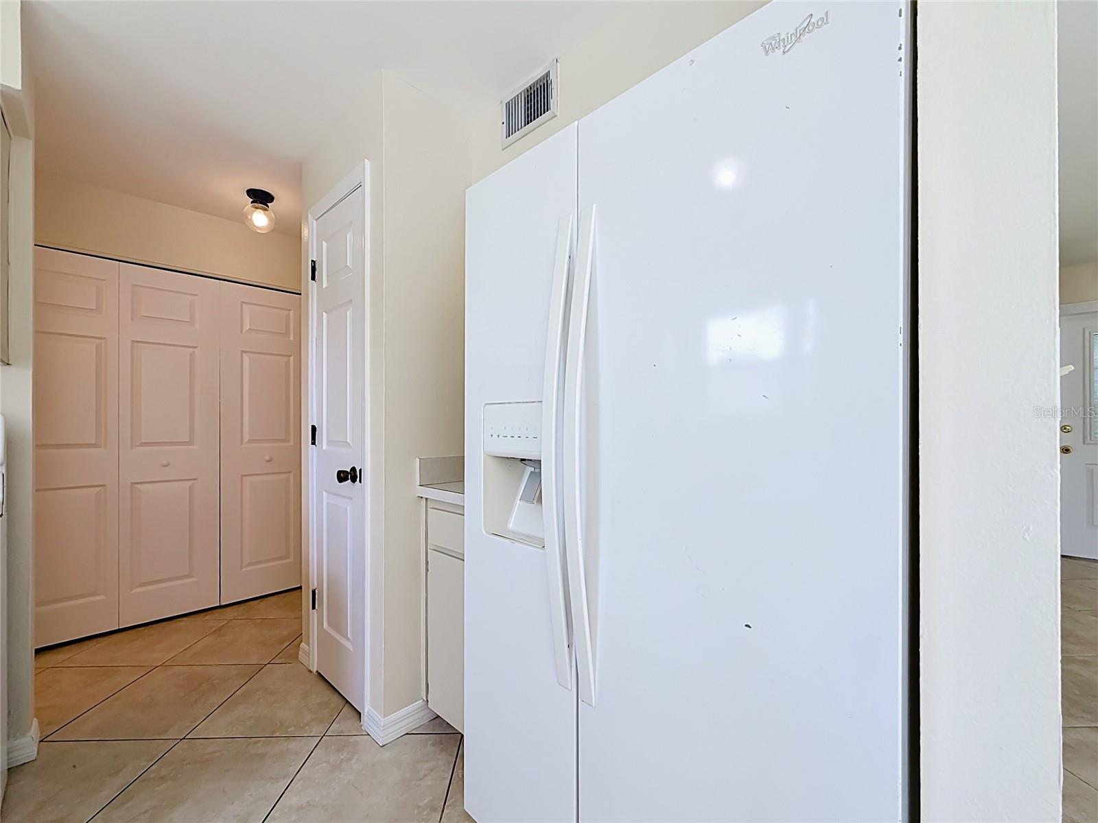 1718 ADAMS CIR S — photo 14