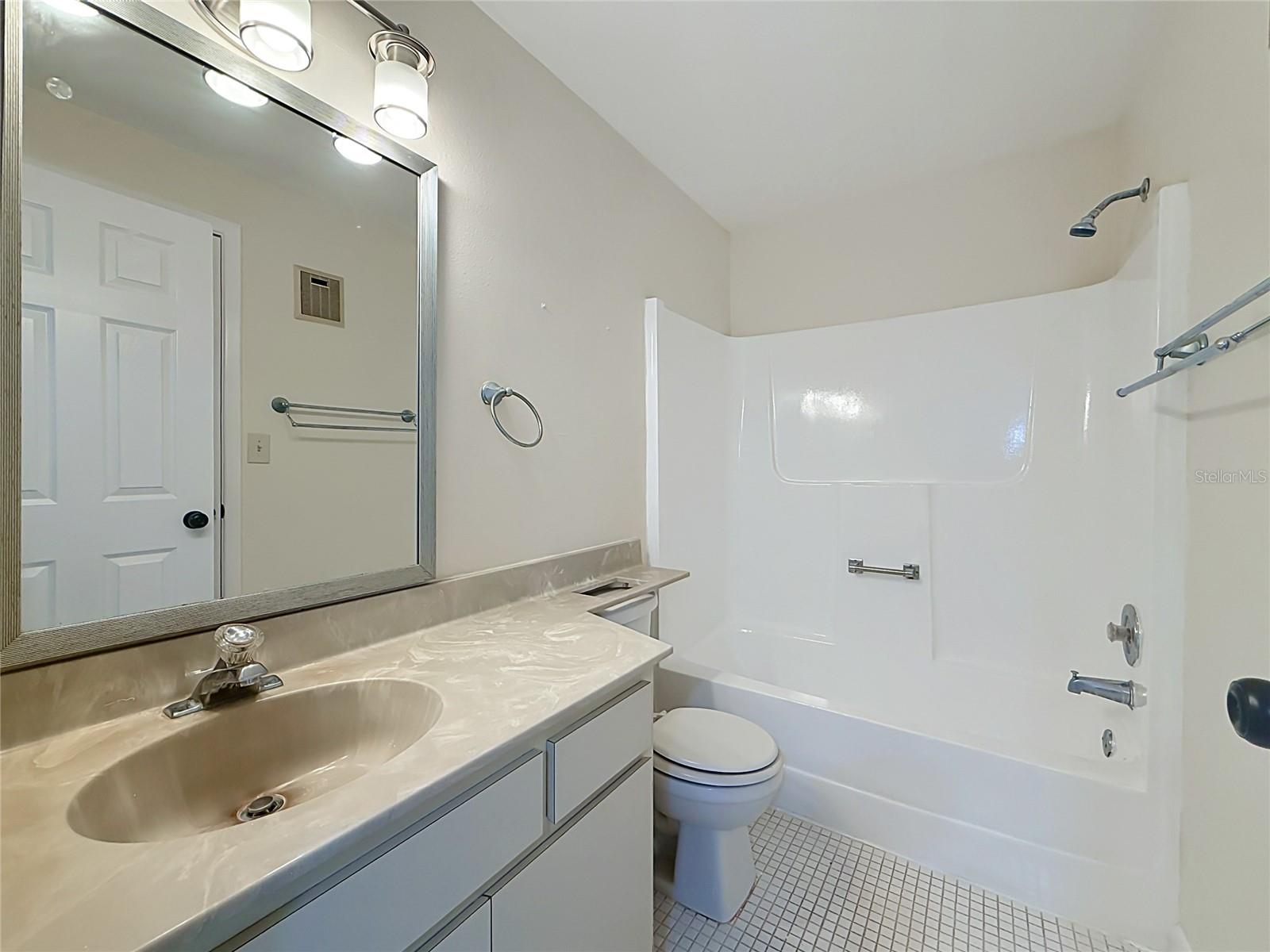1718 ADAMS CIR S — photo 28