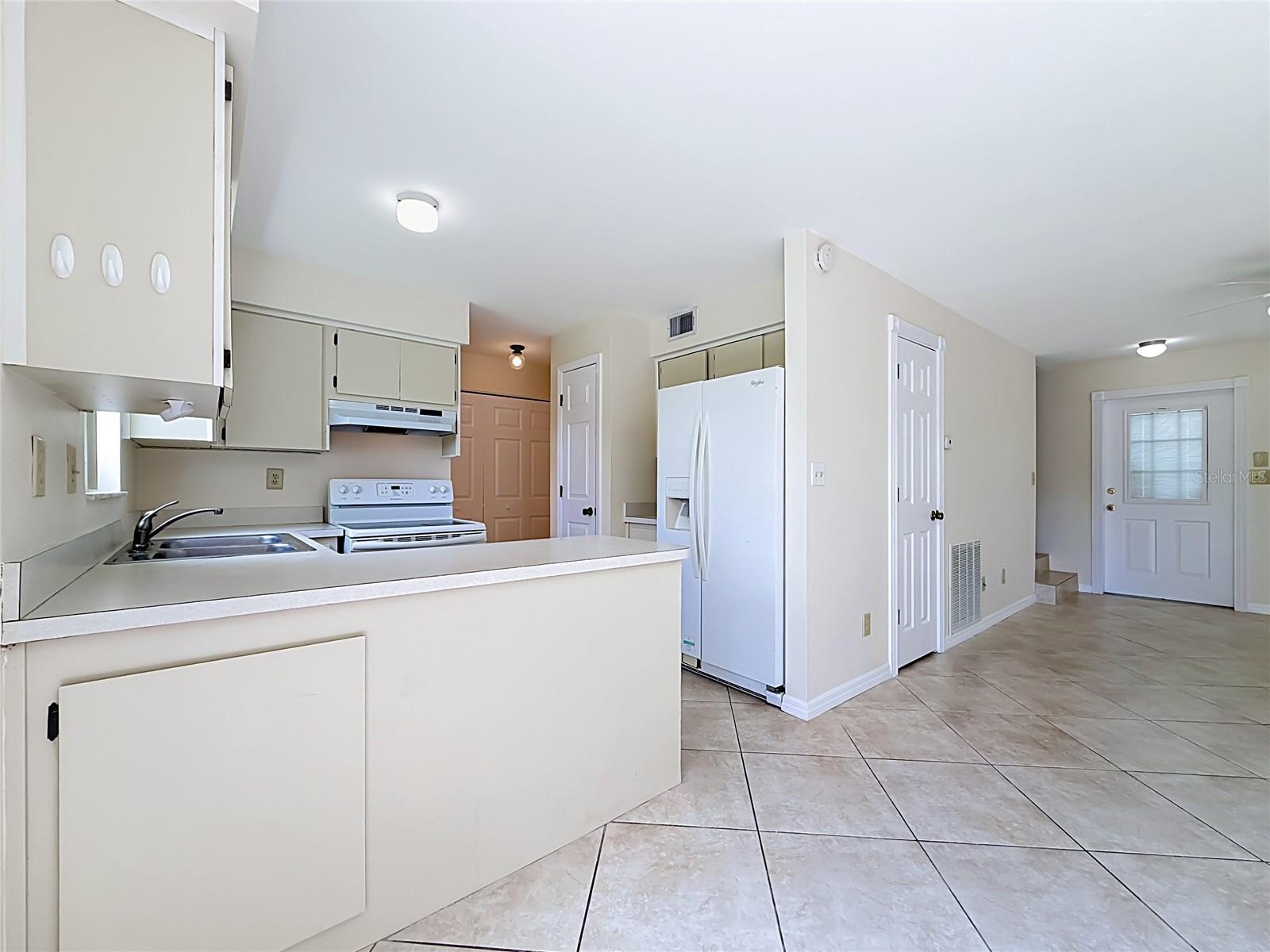 1718 ADAMS CIR S — photo 13