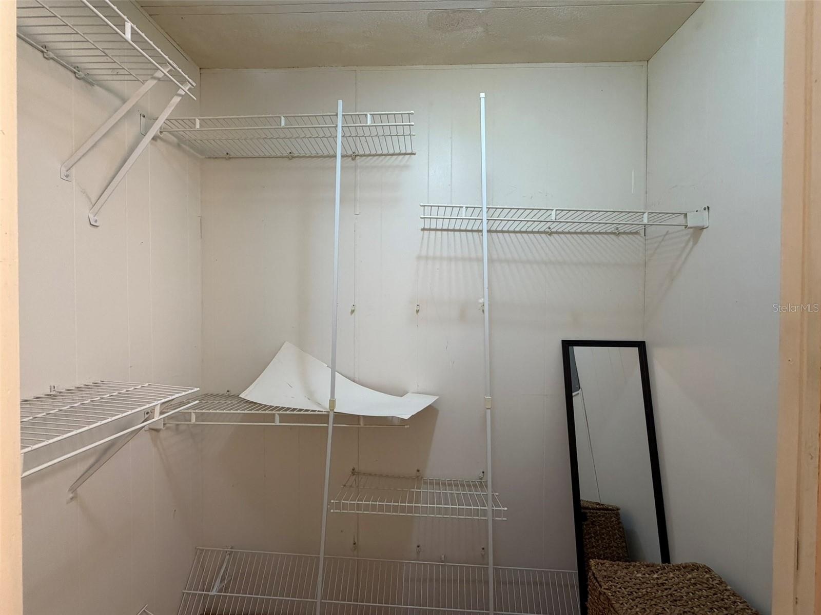 542 TAMPICO DR — photo 21