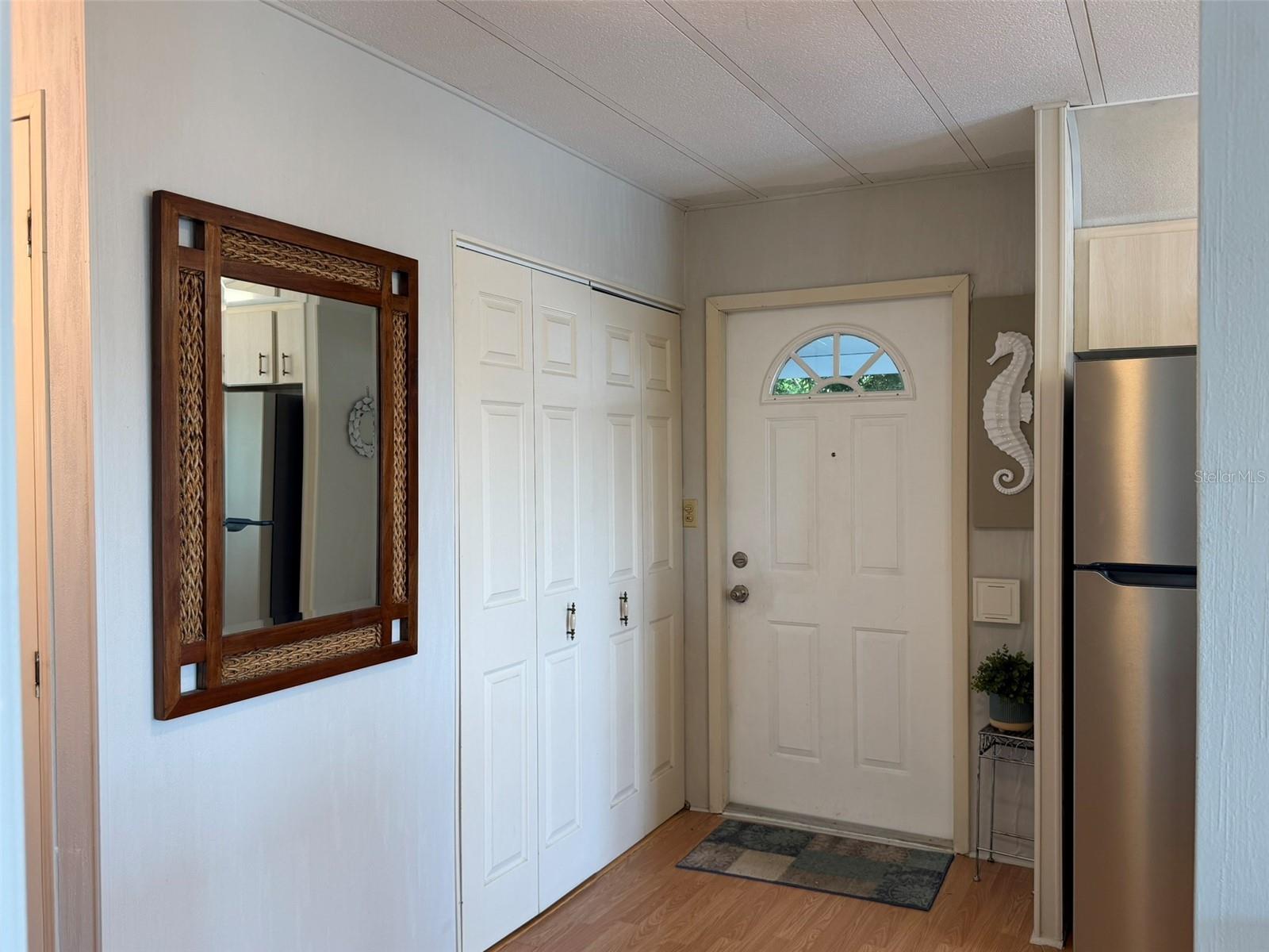 542 TAMPICO DR — photo 11