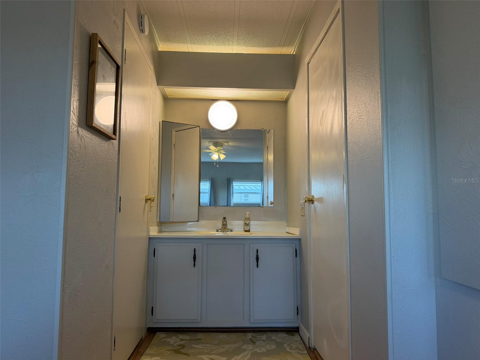 542 TAMPICO DR — photo 19