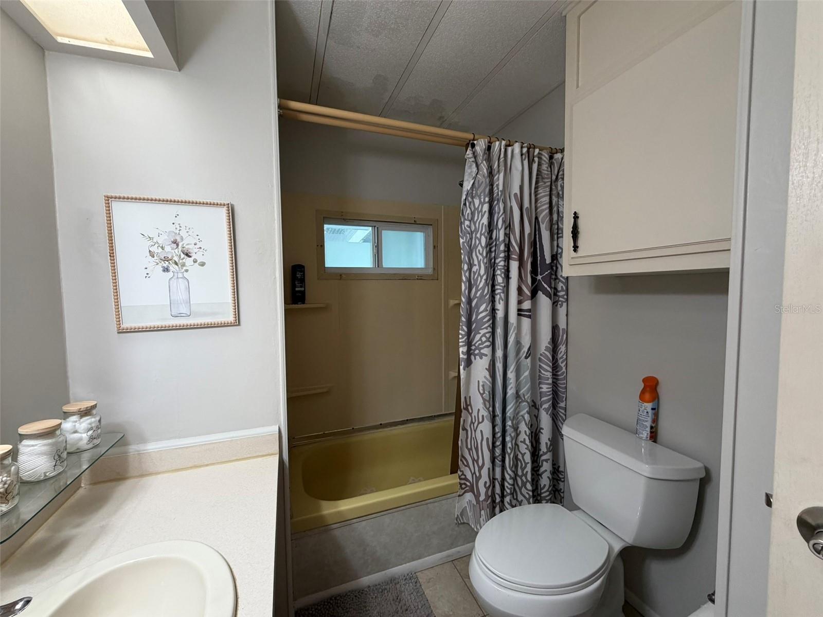 542 TAMPICO DR — photo 25