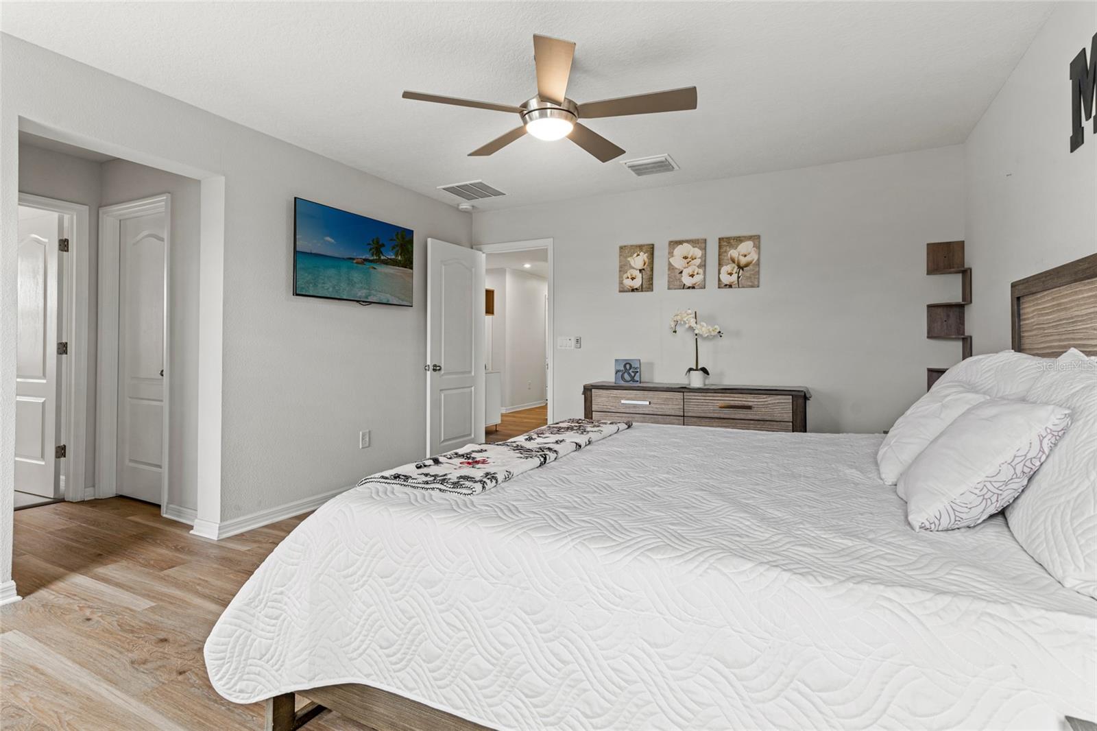 10480 HAWKS LANDING DR — photo 27