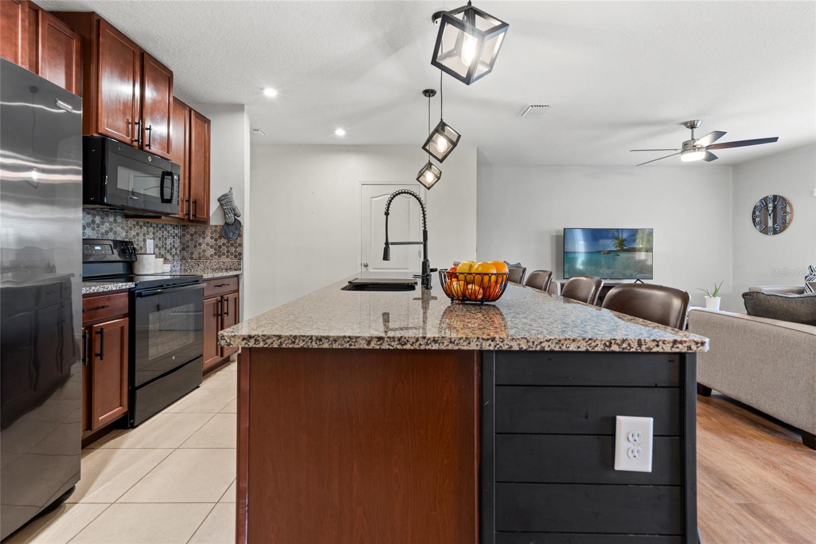 10480 HAWKS LANDING DR — photo 8