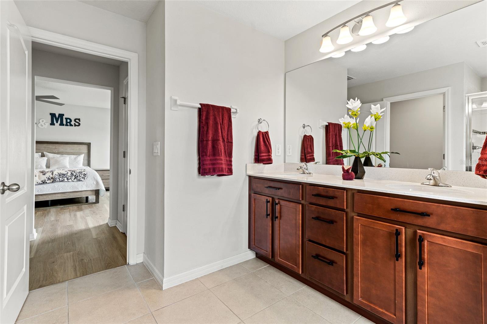 10480 HAWKS LANDING DR — photo 30