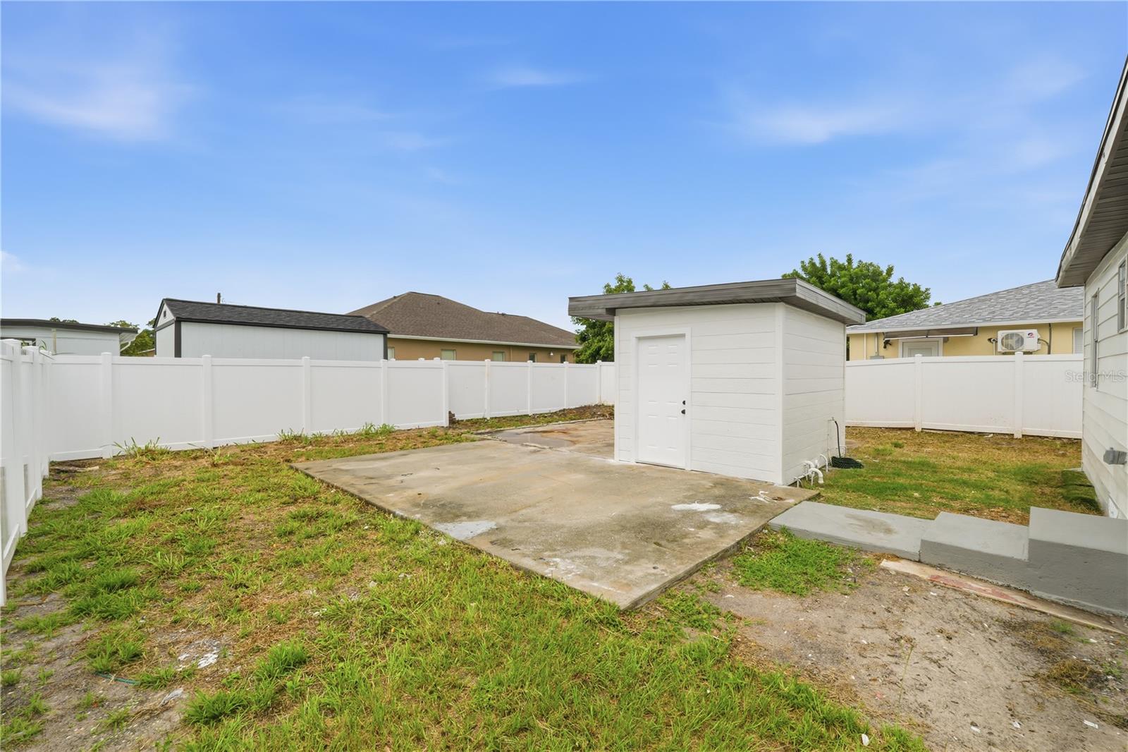 3923 W FLORA ST — photo 32