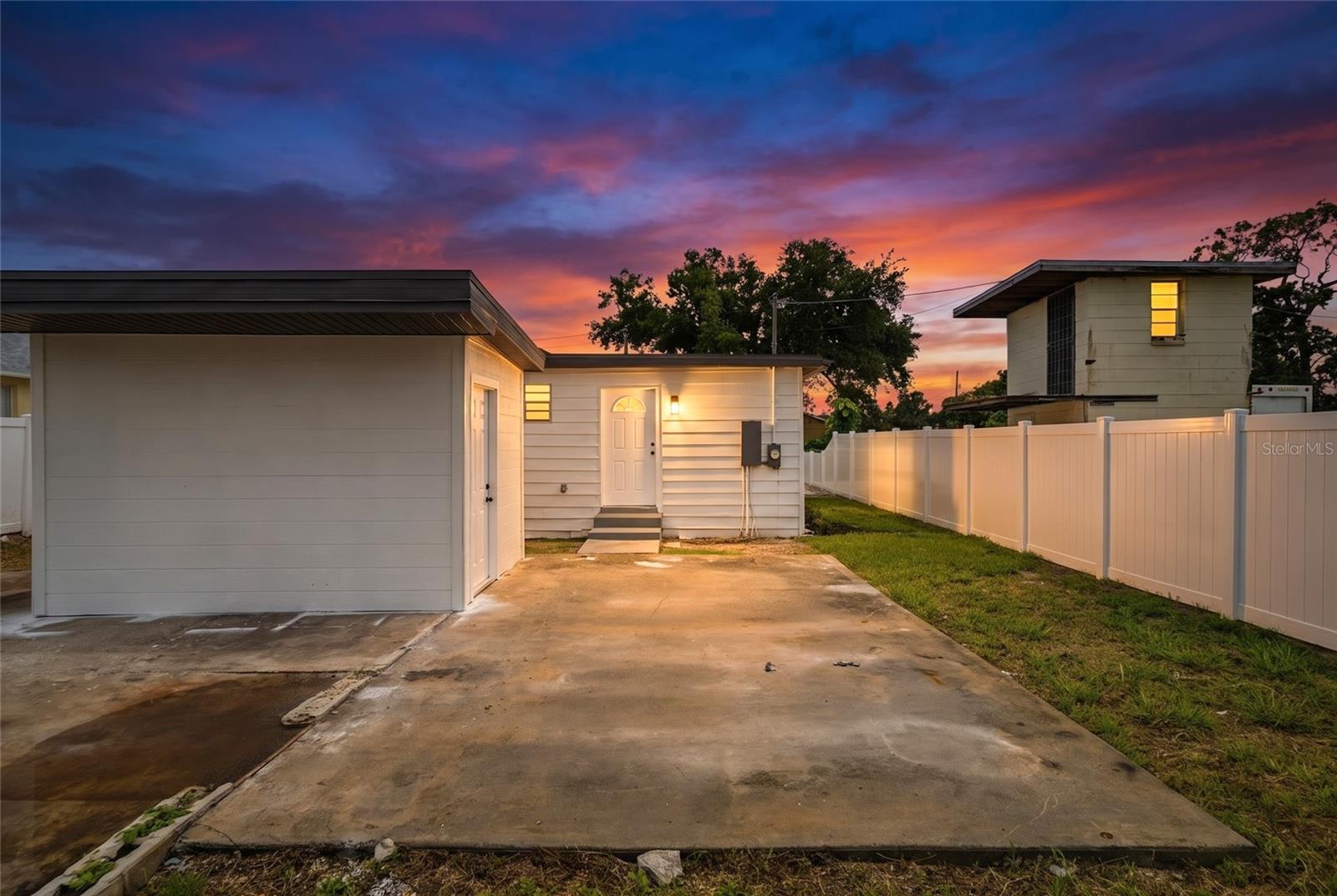 3923 W FLORA ST — photo 36