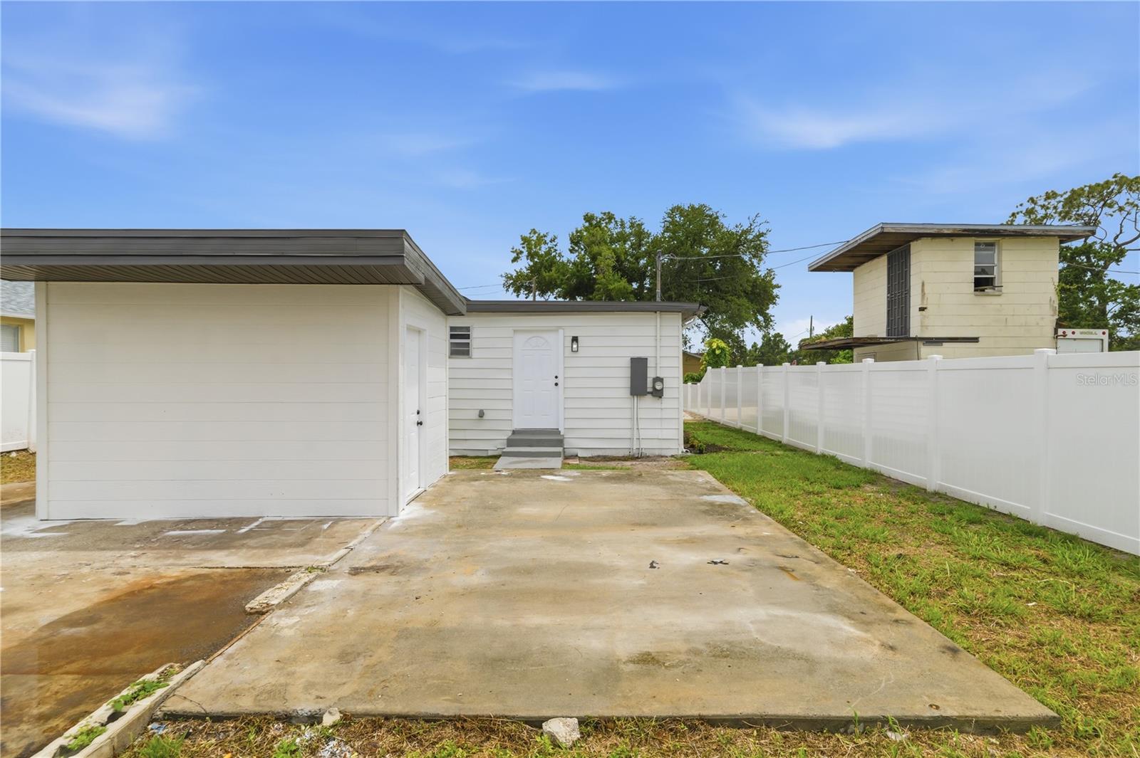 3923 W FLORA ST — photo 35