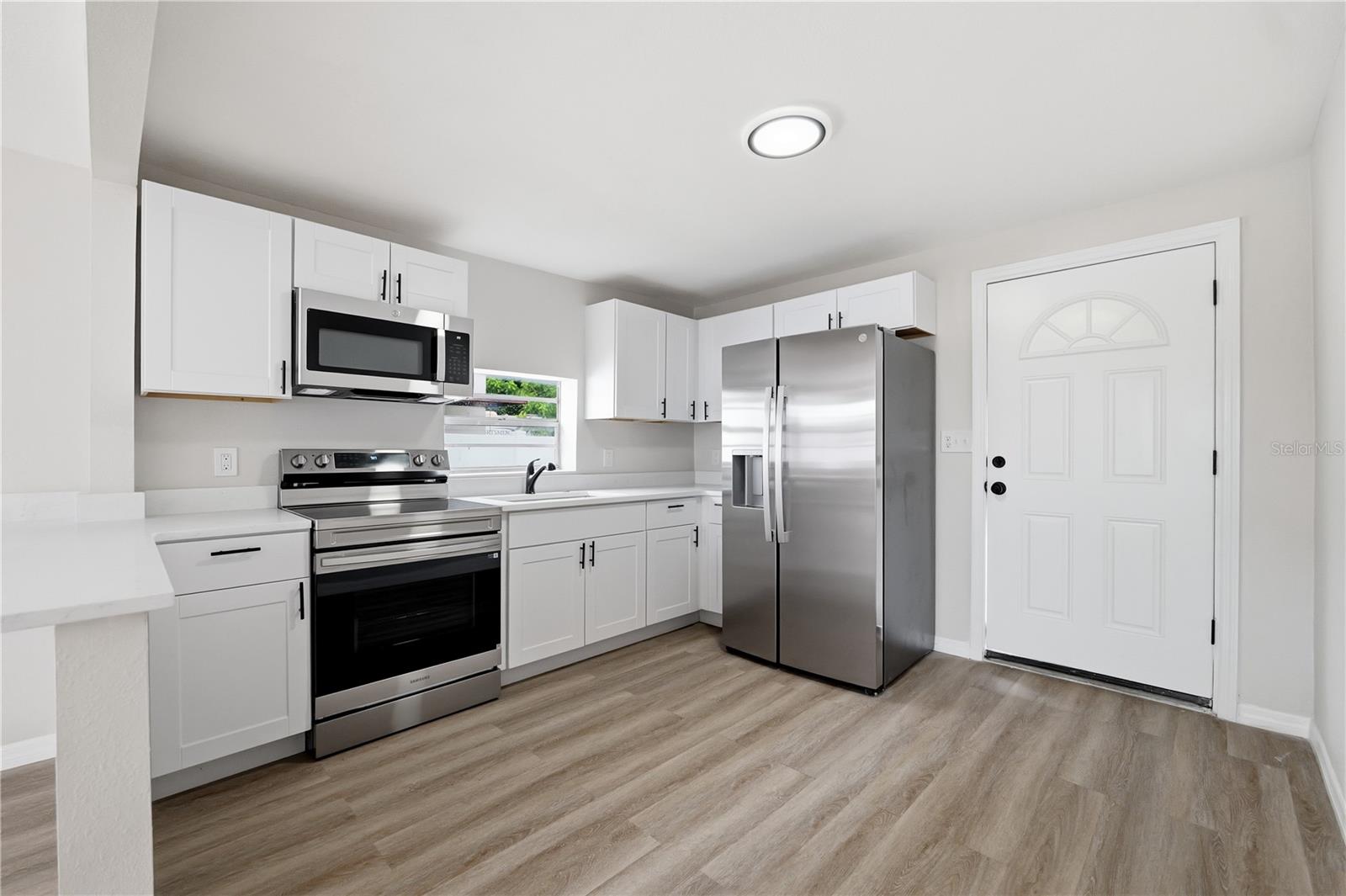 3923 W FLORA ST — photo 10