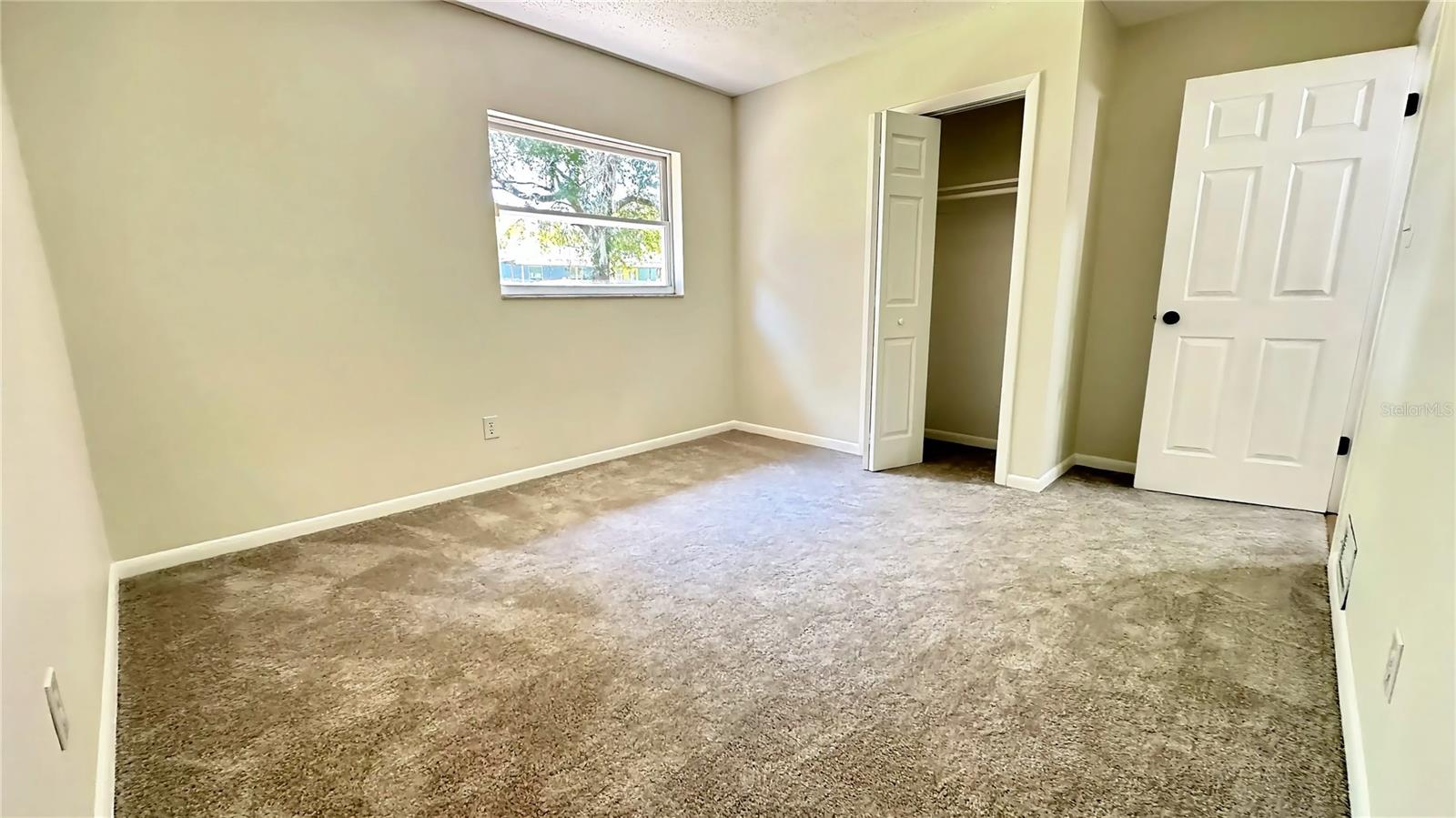 22360 STILLWOOD DR — photo 28