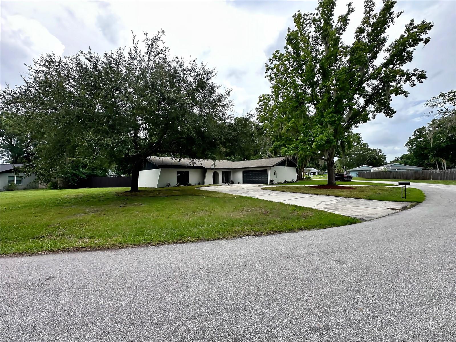 22360 STILLWOOD DR — photo 2