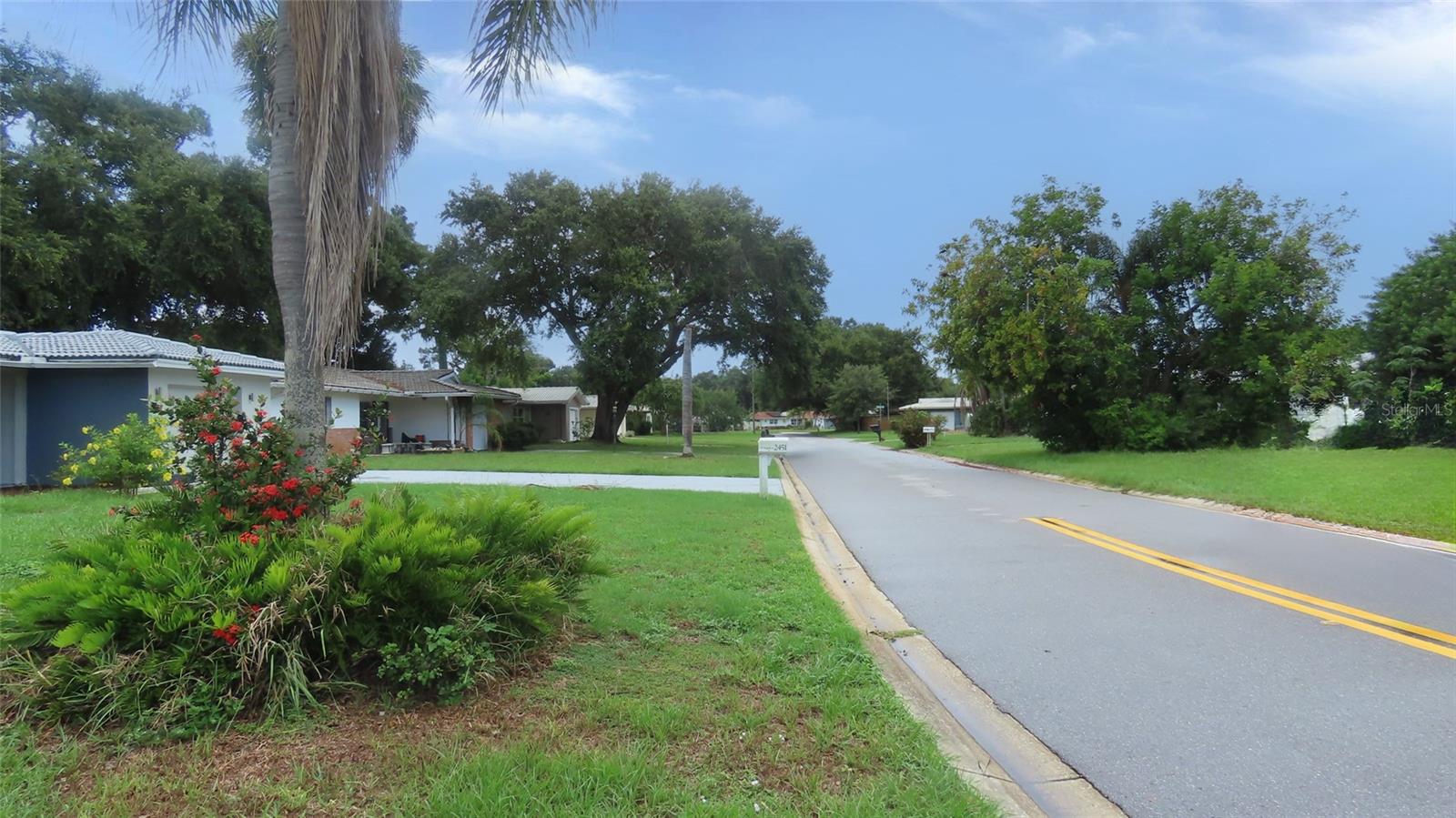 2459 RUTLAND LN — photo 29