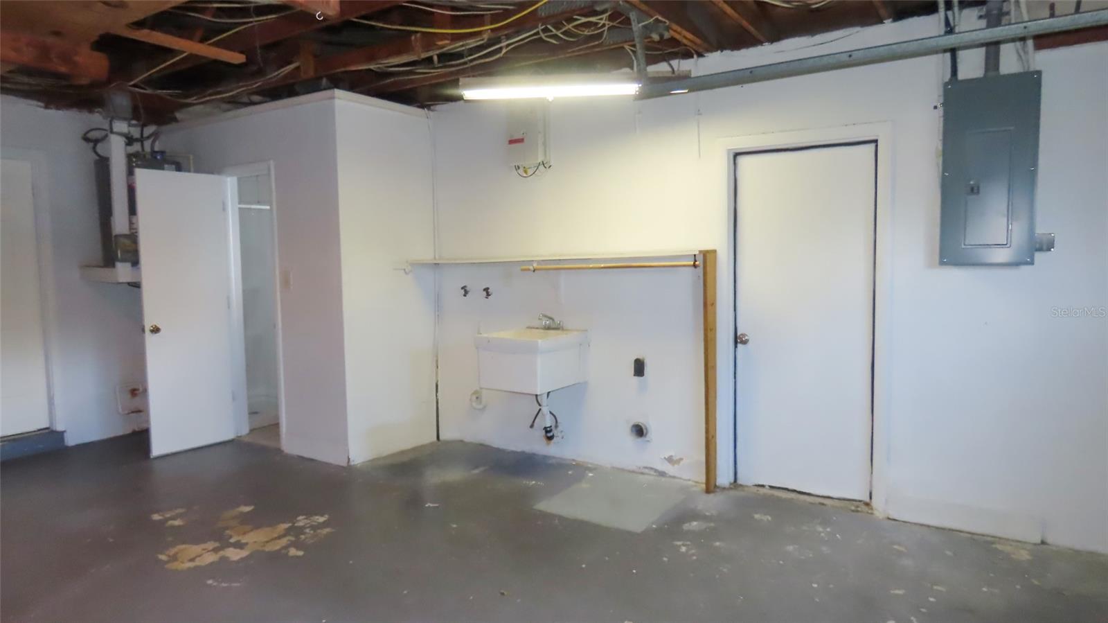 2459 RUTLAND LN — photo 20