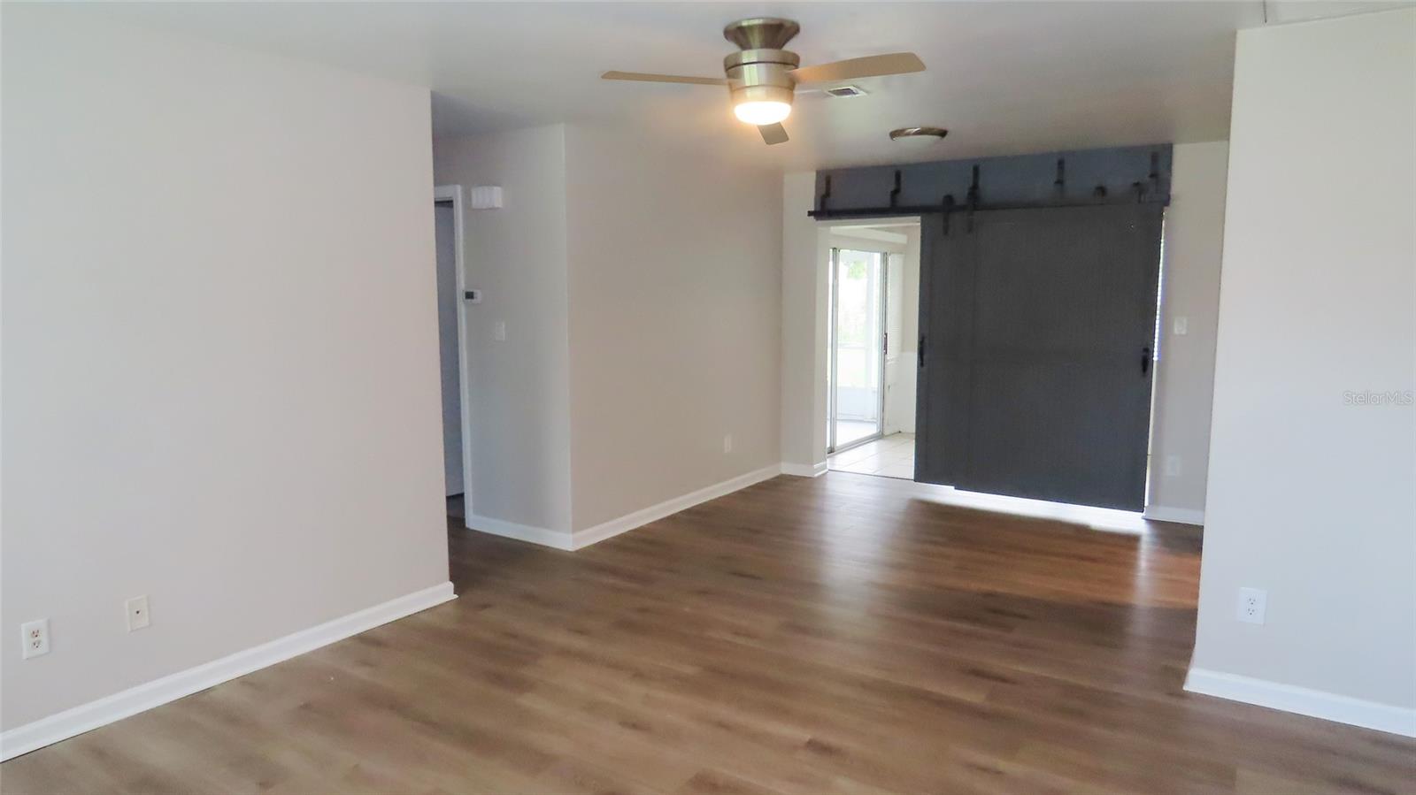 2459 RUTLAND LN — photo 7
