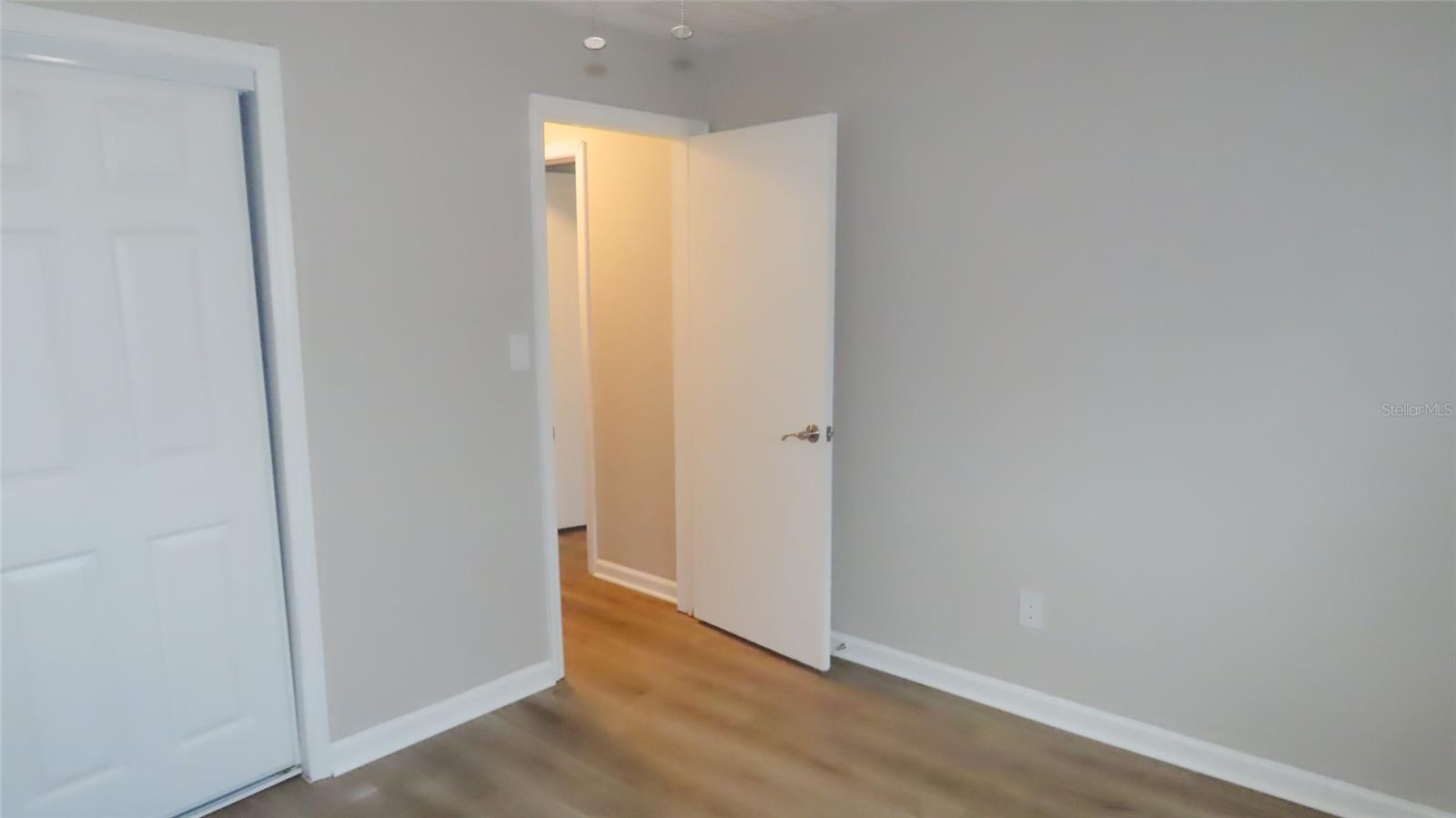 2459 RUTLAND LN — photo 25