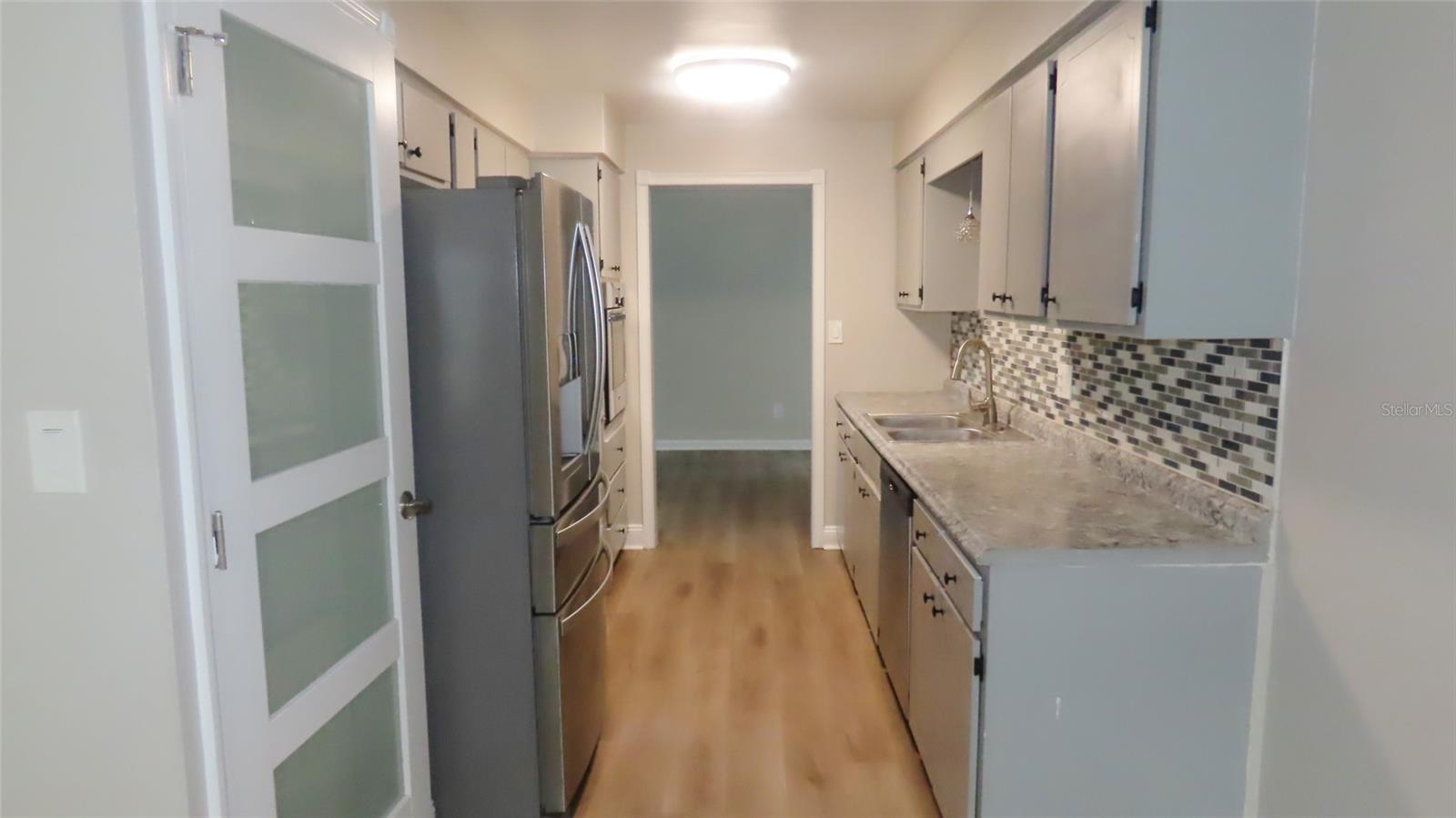 2459 RUTLAND LN — photo 12