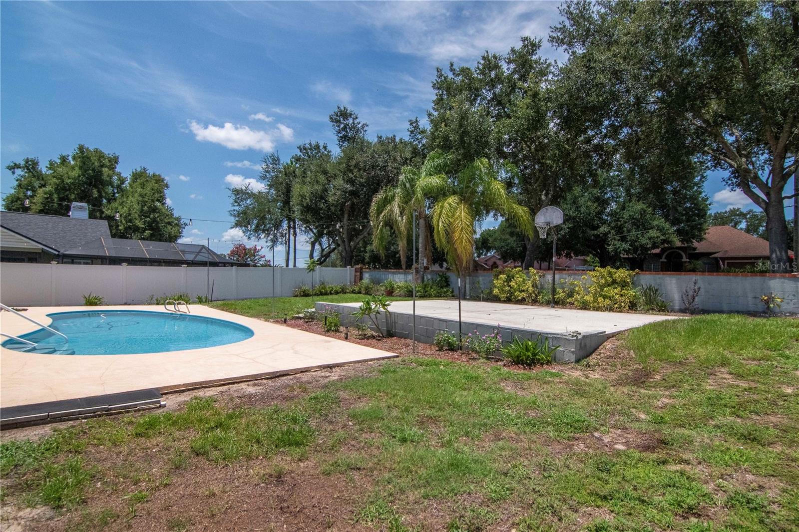 2608 BERRYVINE PL — photo 38